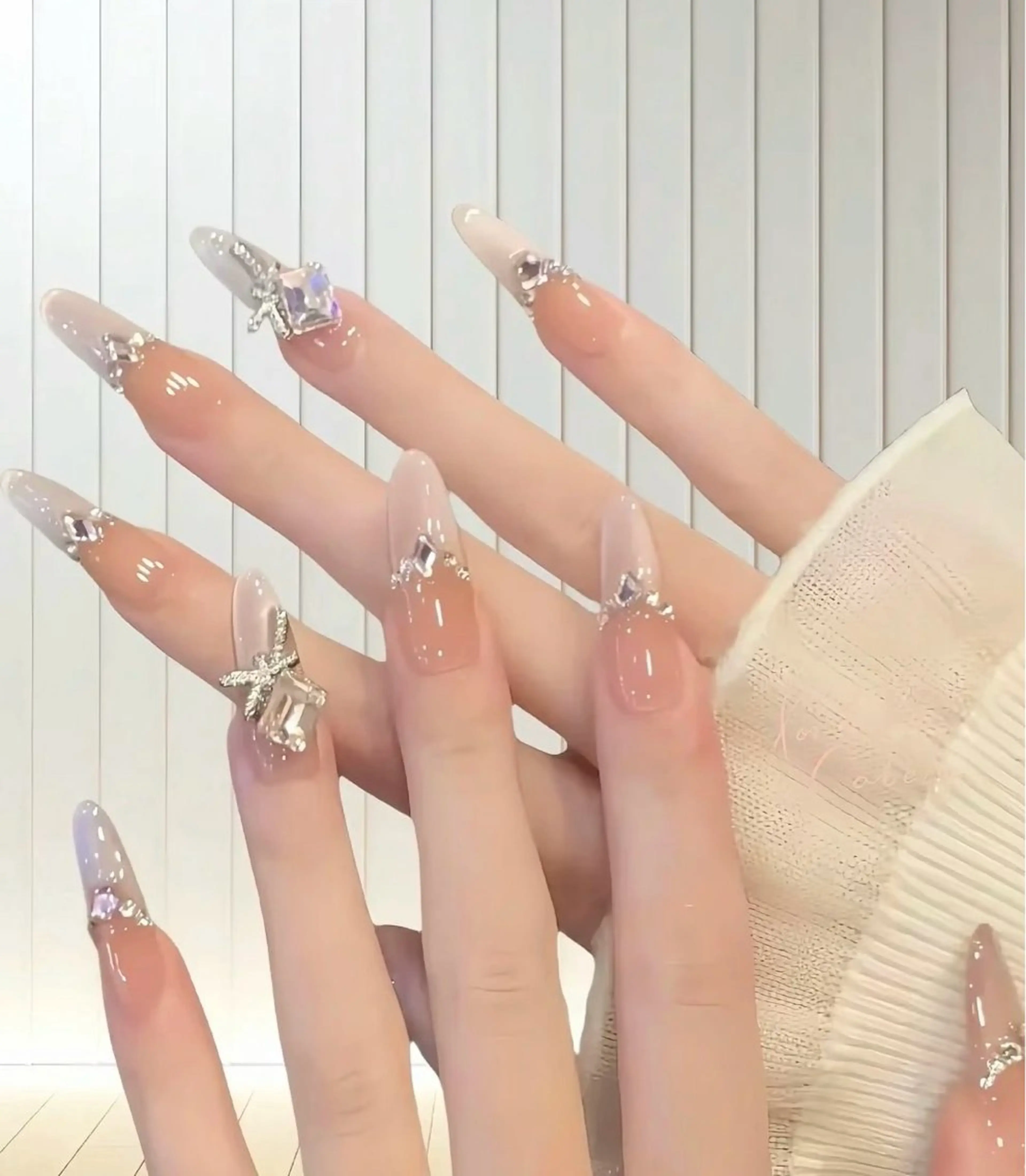 ネイル 高木 維麗絲のネイルデザイン