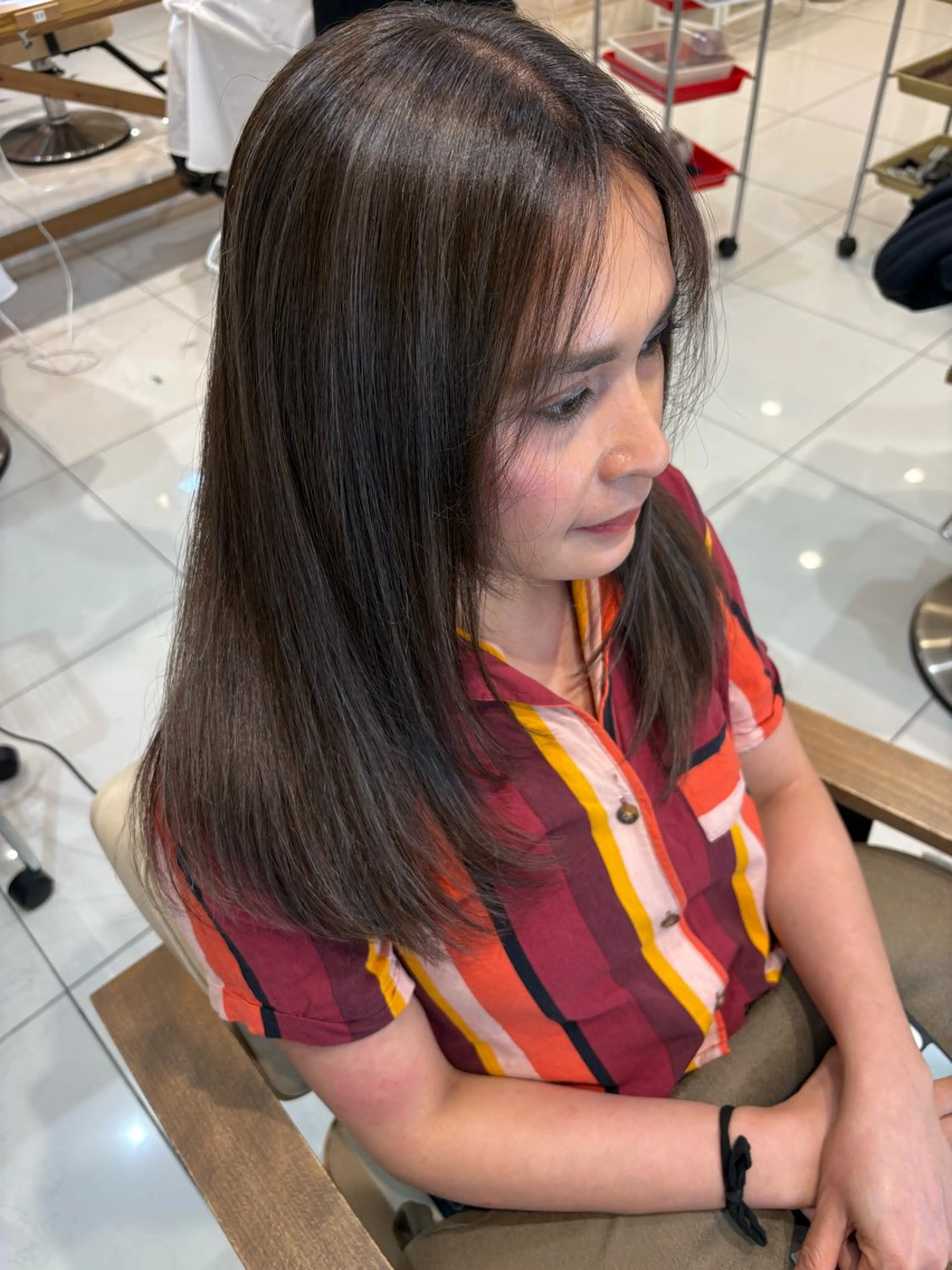 セミロング カラー トリートメント 本厚木パーマ＆ブリー チ特化メンズショートのヘアスタイル