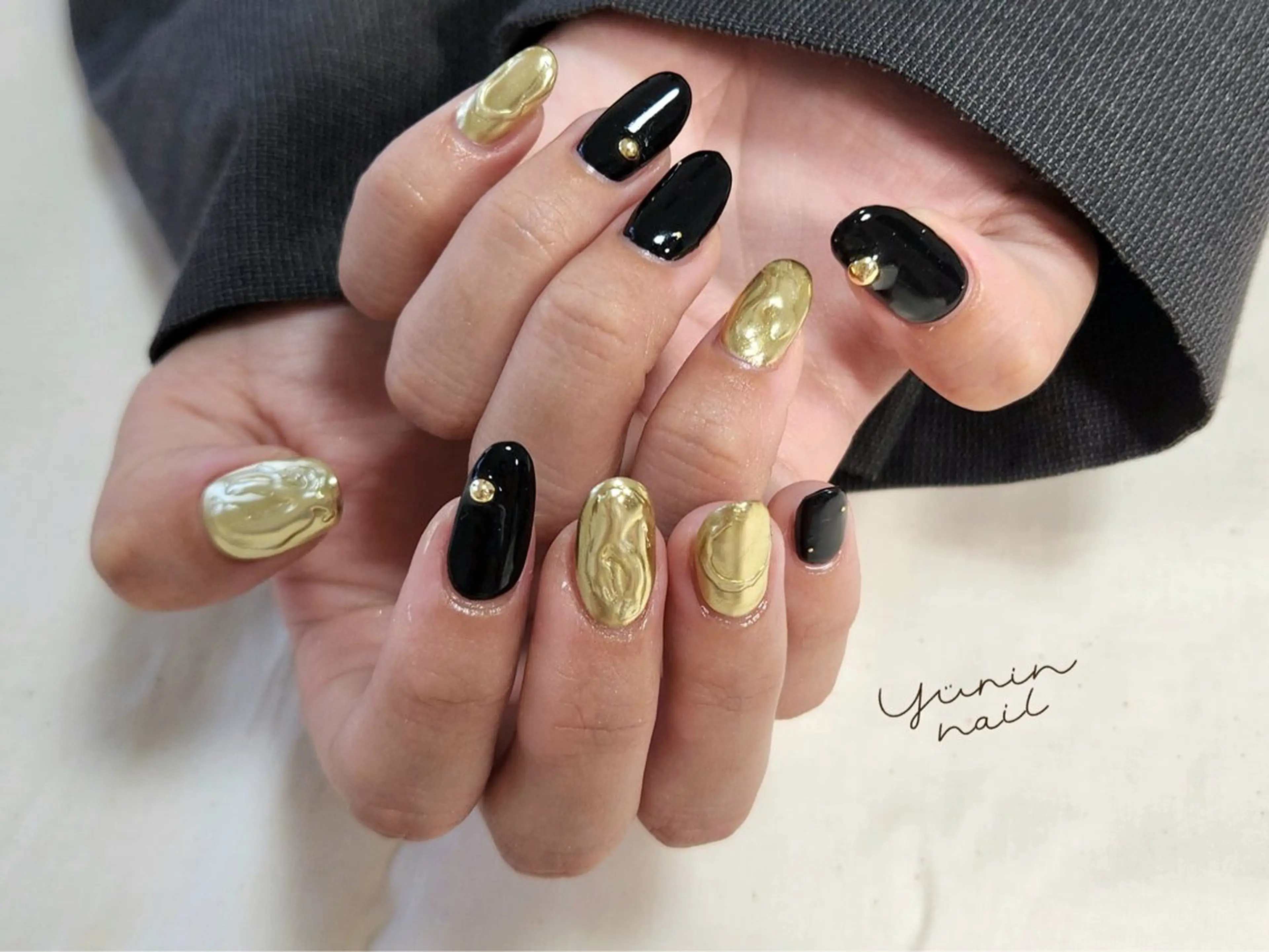ネイル 成人式 ゴールド ショートネイル専門 yurin nailのネイルデザイン