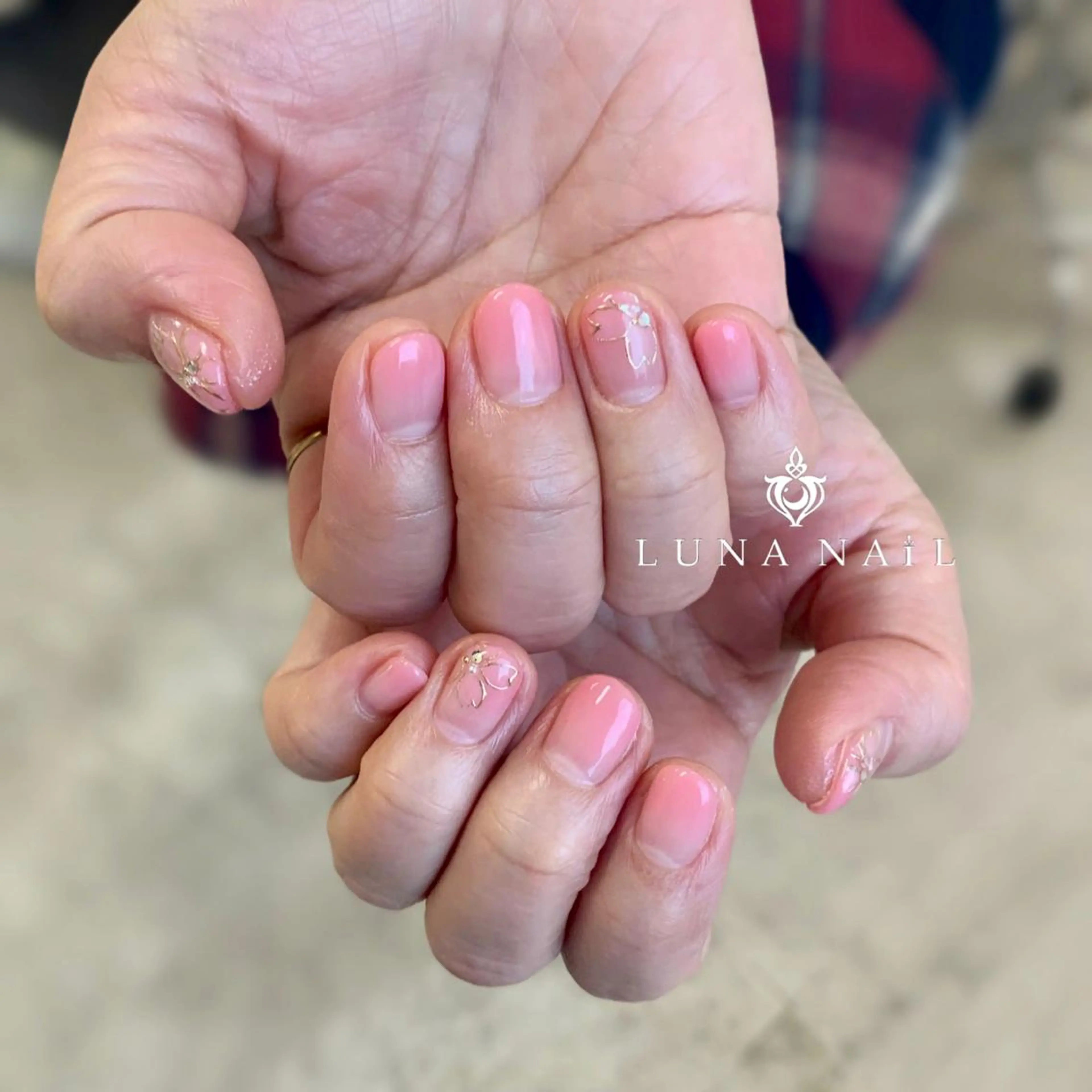 ネイル アトリエ　ミモザ所属・いまむら あかりのネイルデザイン