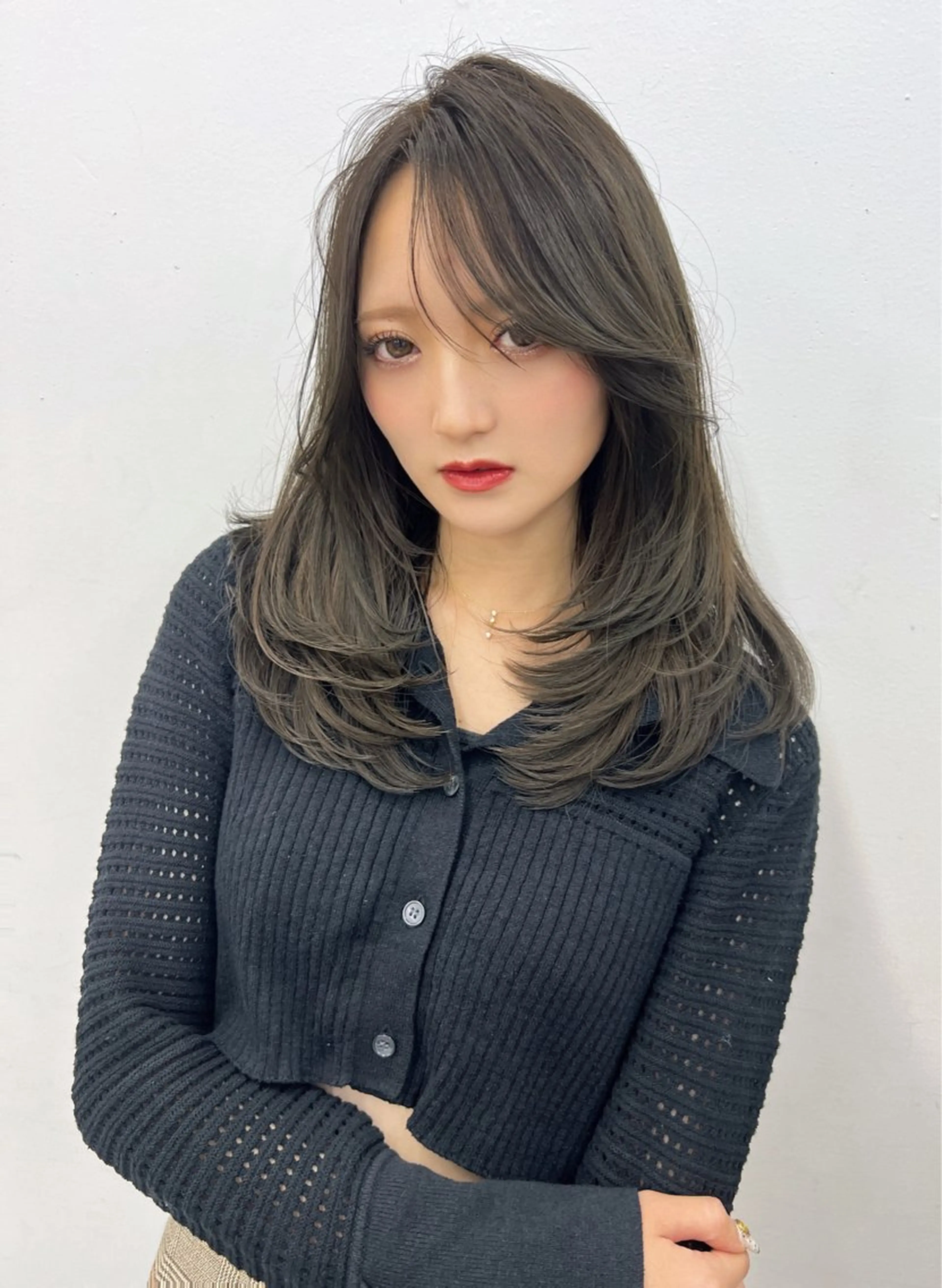 セミロング 篠塚 純のヘアスタイル