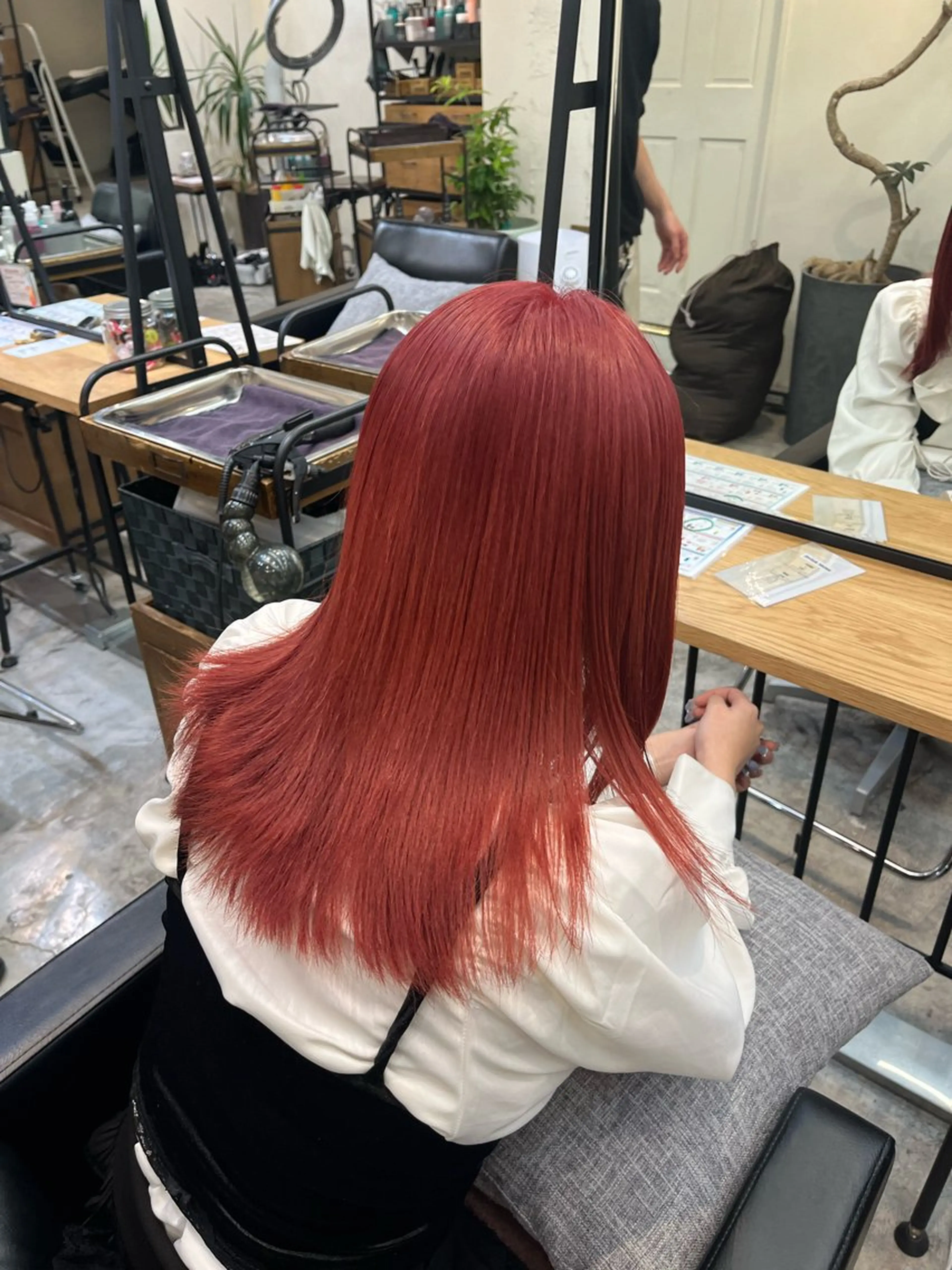 セミロング ヘアカラー マアヤ/ハイトーン /ハイレイヤーのヘアスタイル