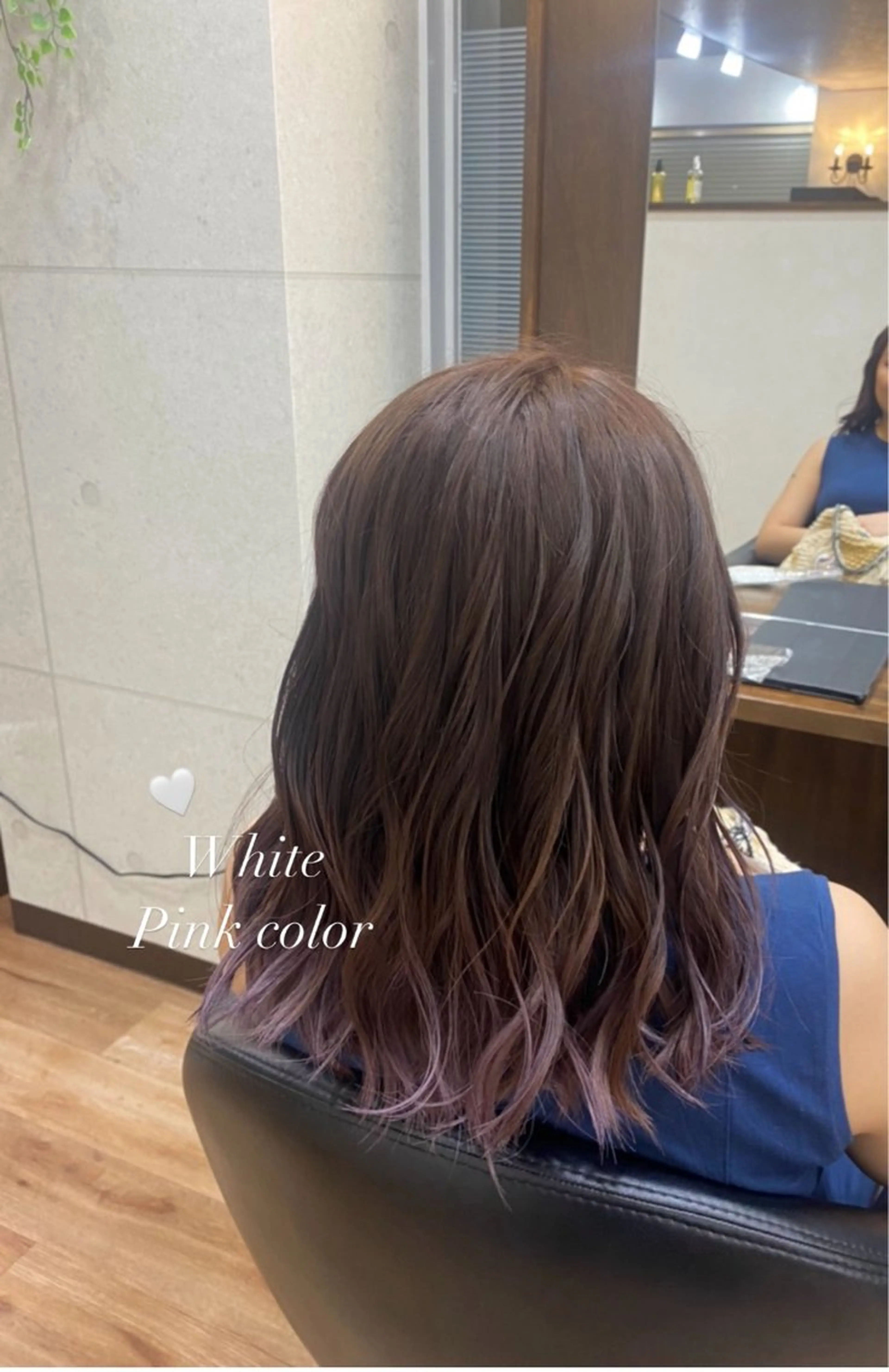 ミディアム カラー ブリーチ カット ヘアカラー 石津 優菜のヘアスタイル