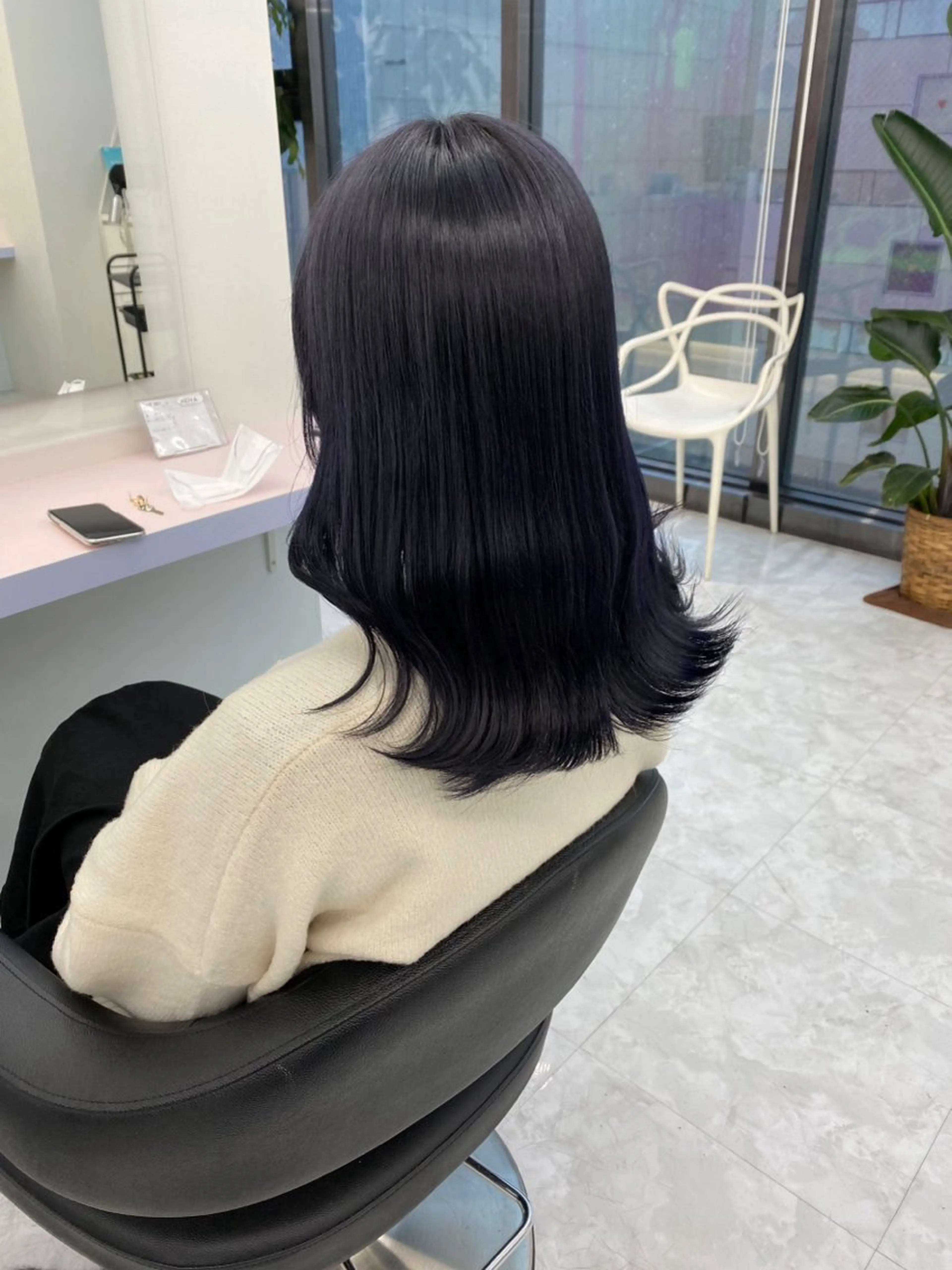 セミロング カラー パーマ ヘアアレンジ 透明感ブリーチカラー 🌈TOMOHIROのヘアスタイル