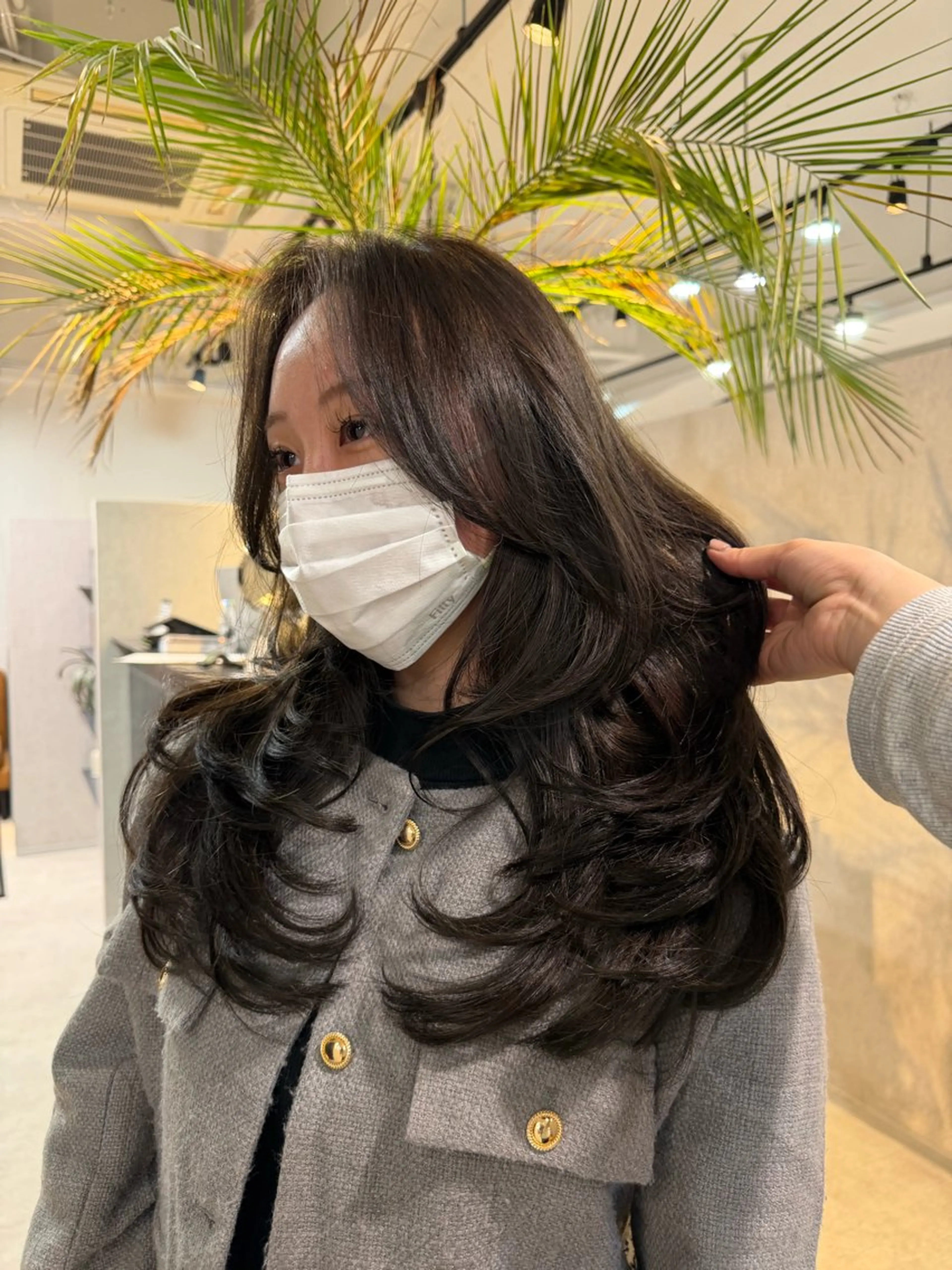 ロング 足立 采弥のヘアスタイル