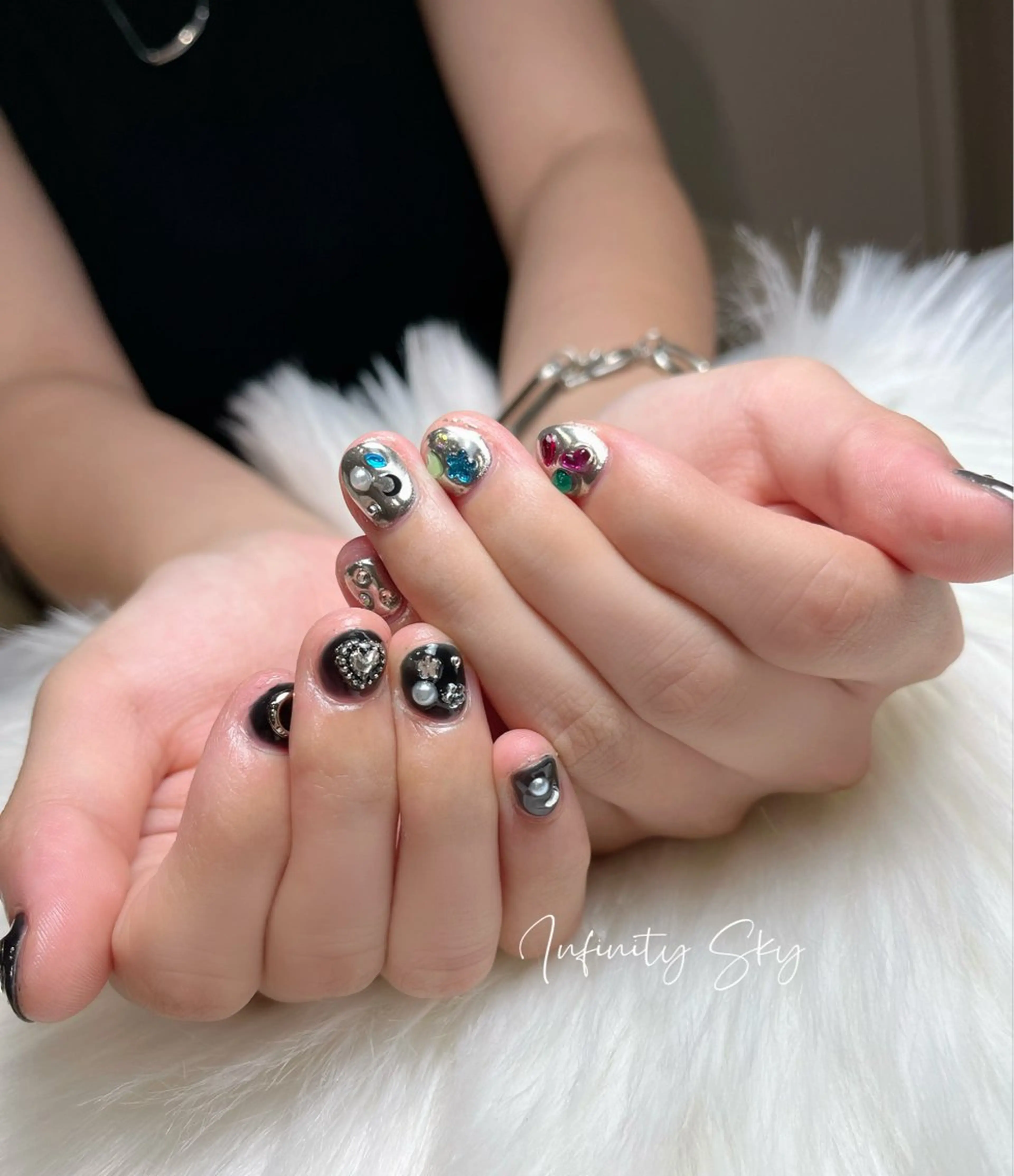 ネイル infinity skyのネイルデザイン
