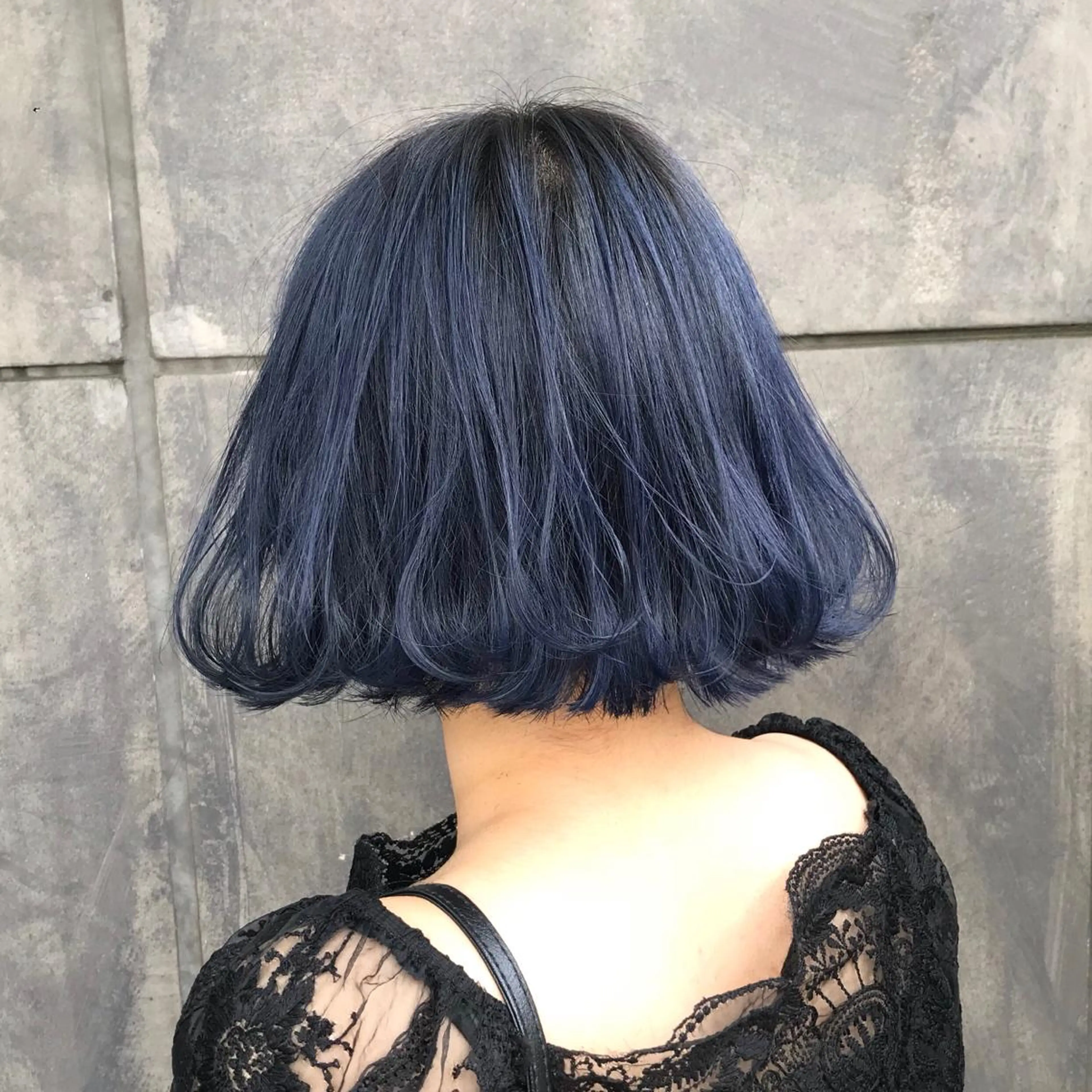 ショート カラー ベージュカラー ブリーチ ブルーカラー ホワイトベージュ タンバルモリ K-POP好き美容師 🇰🇷Kai.Yのヘアスタイル