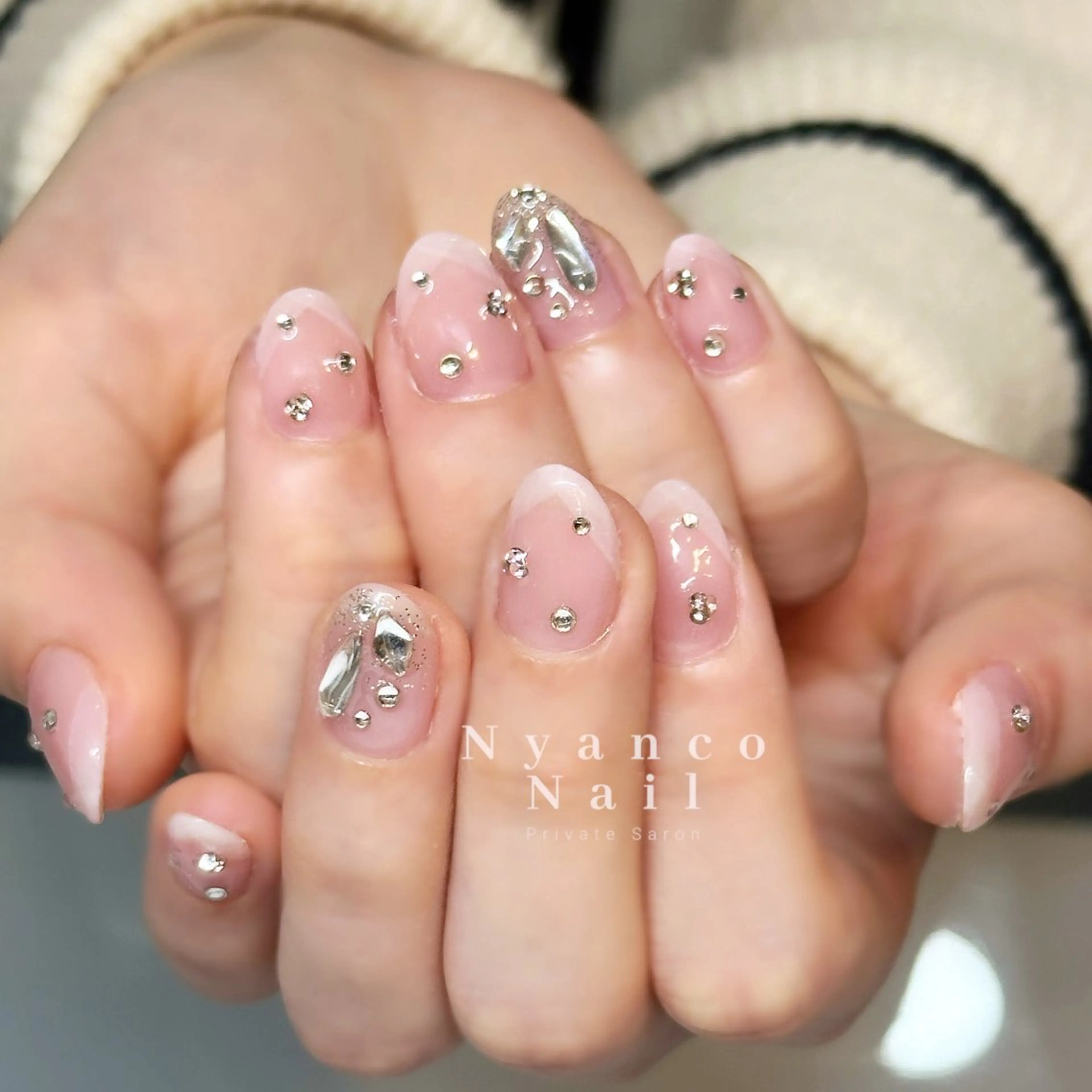 ネイル フレンチネイル ジェルネイル キラキラネイル リボン 春ネイル Nyanco Nailのネイルデザイン