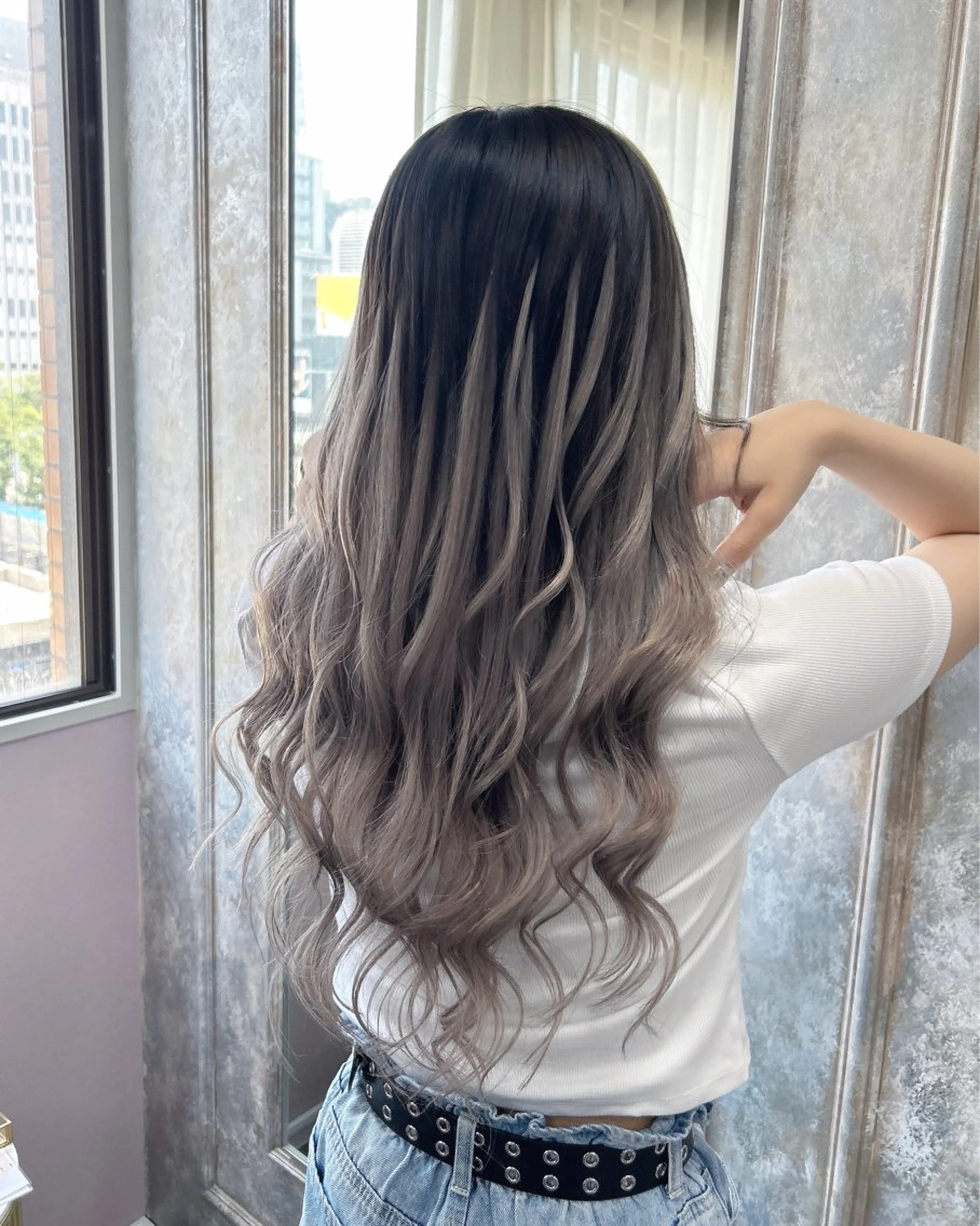 ロング 心斎橋/プルエクステ ハイトーン/カットのヘアスタイル