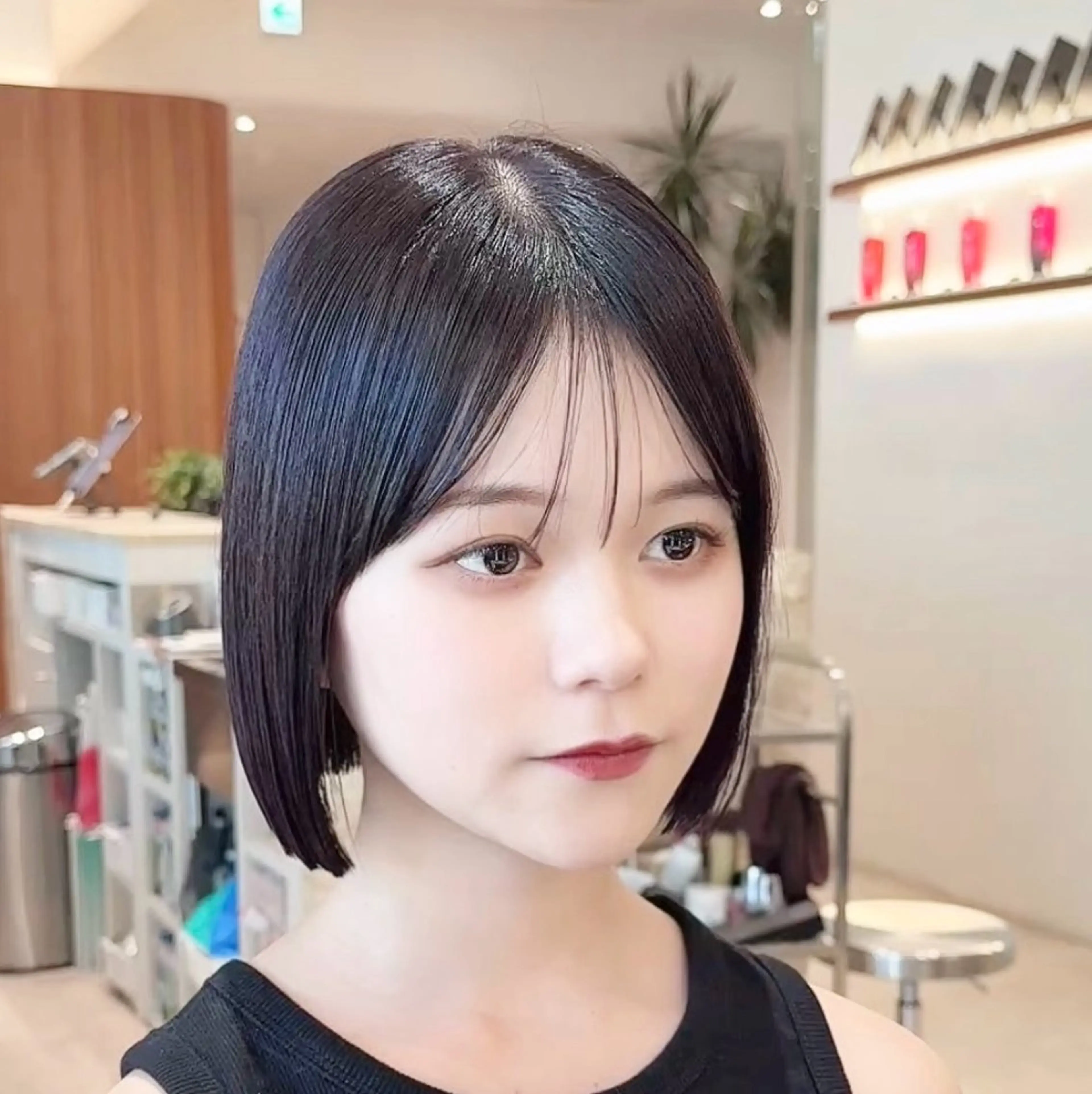 ミディアム カラー 切りっぱなしボブ ショートボブ ボブレイヤー 透明感カラー ボブ カット ヘアカラー トリートメント 田中航平/渋谷ボブ/ レイヤーボブのヘアスタイル