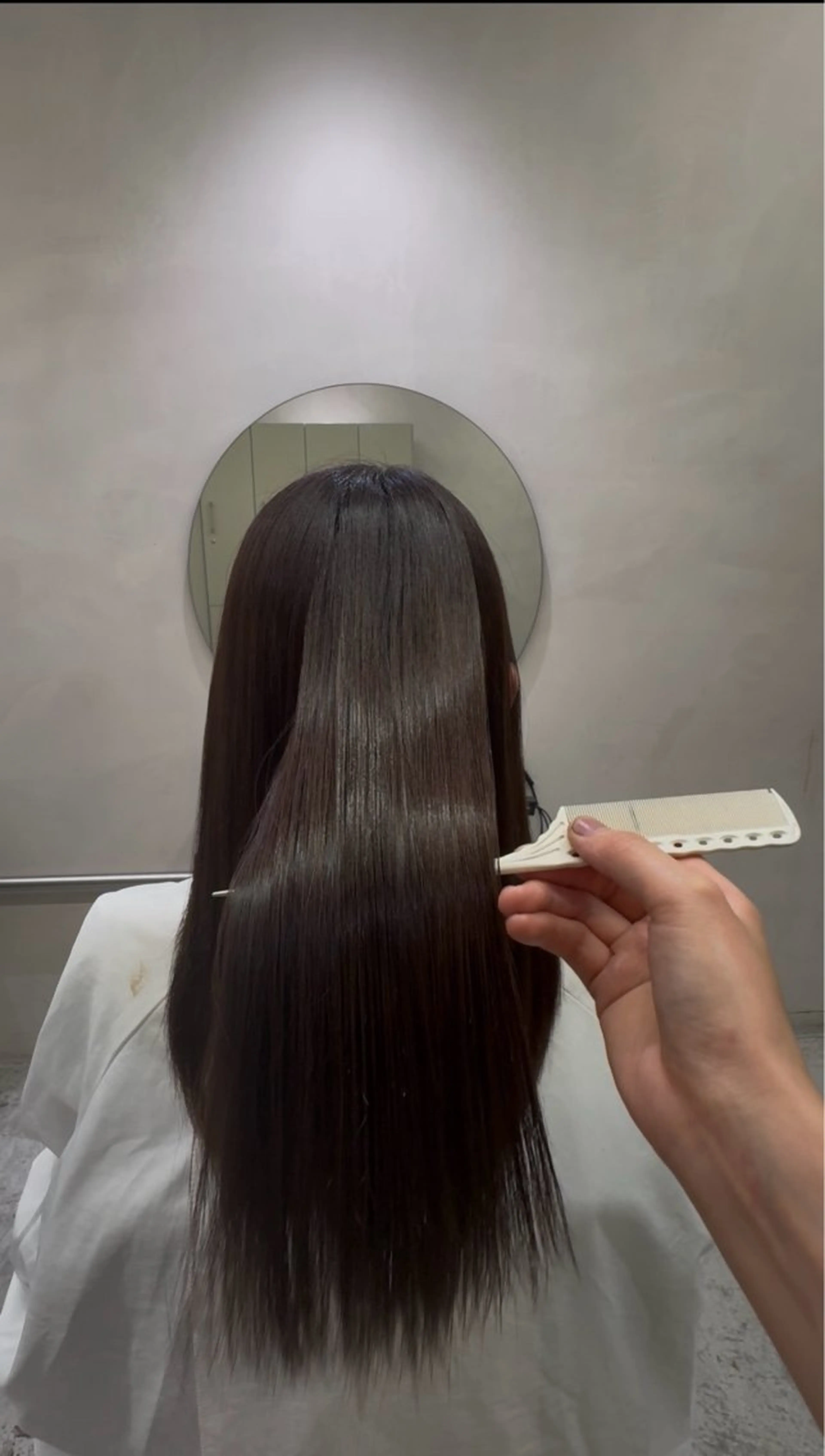 カラー 西村 はなののヘアスタイル