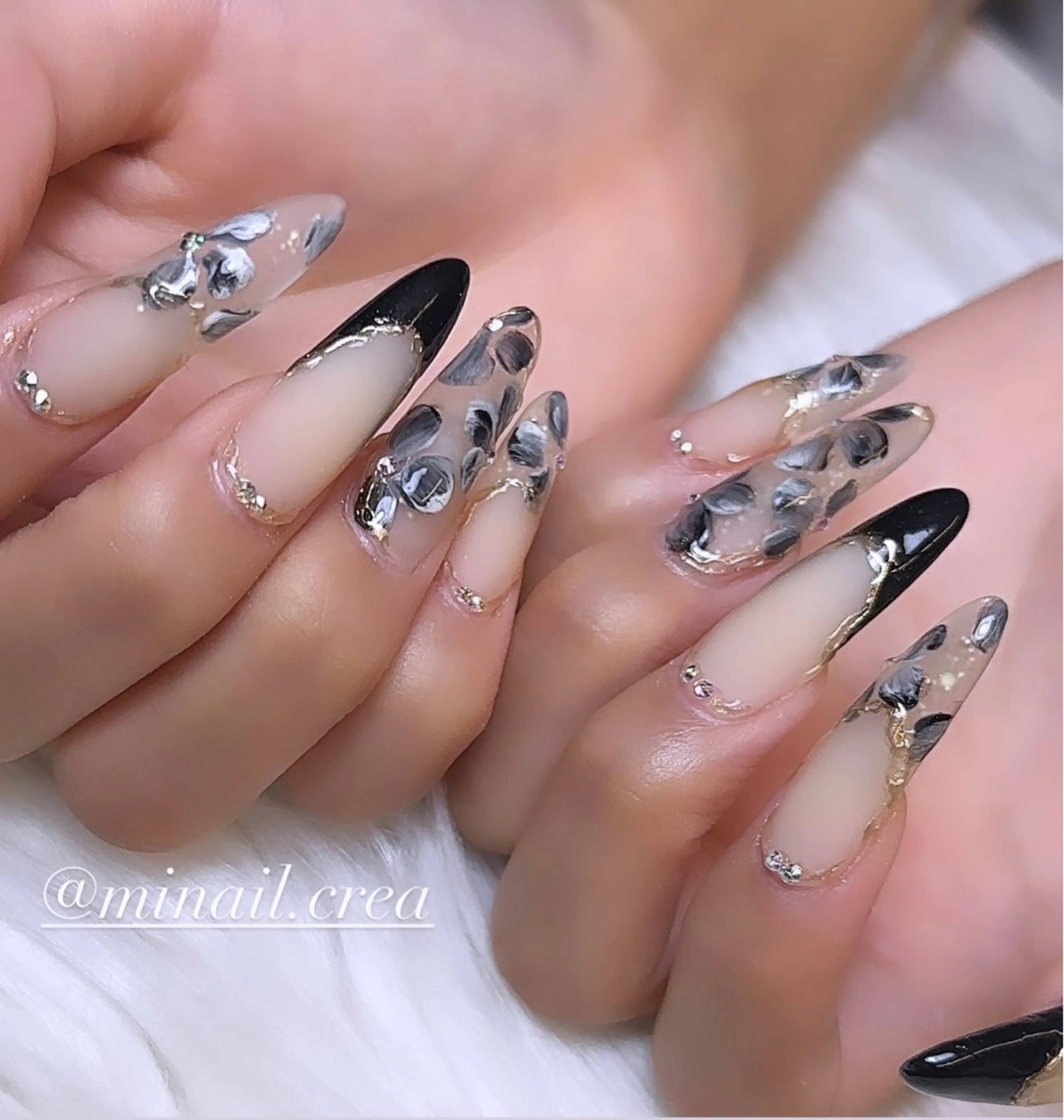 ネイル フラワーネイル フレンチネイル キラキラネイル ロングネイル ミラーネイル ハンドネイル CReA nailのネイルデザイン