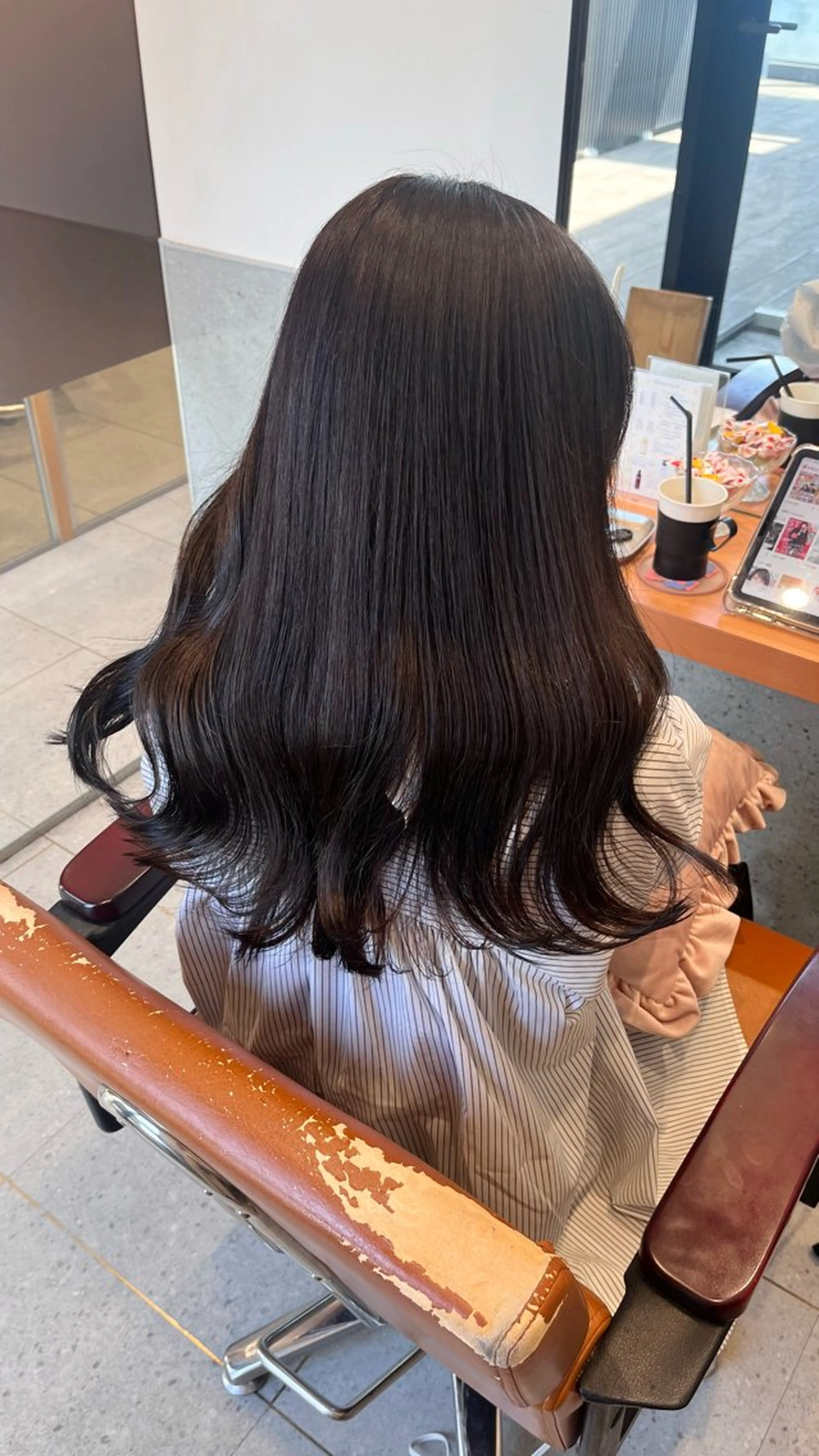 セミロング ヘアカラー 大人girly🛋️ 🤍yukakoのヘアスタイル