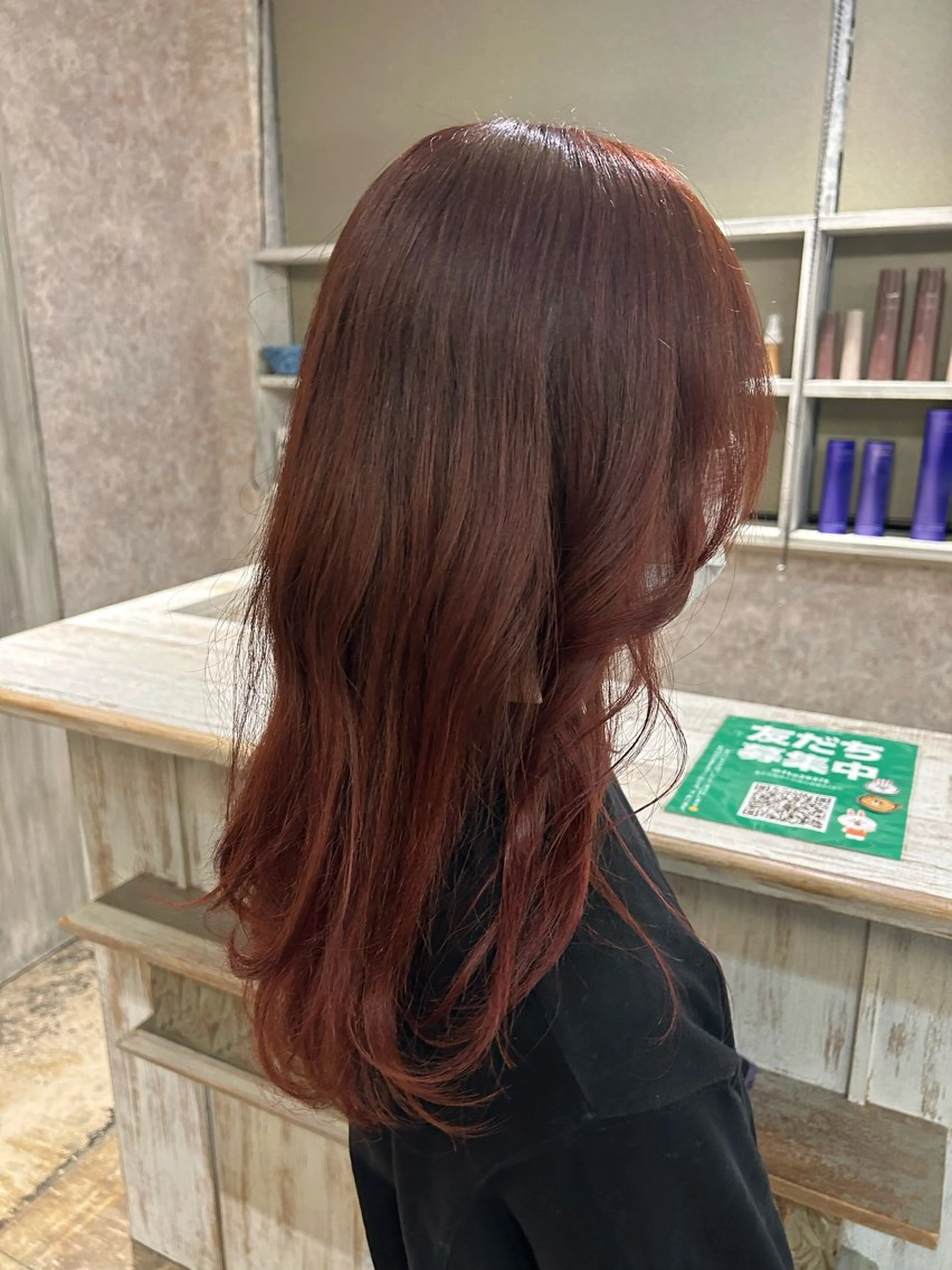 カラー レッドカラー 七戸 佳音のヘアスタイル