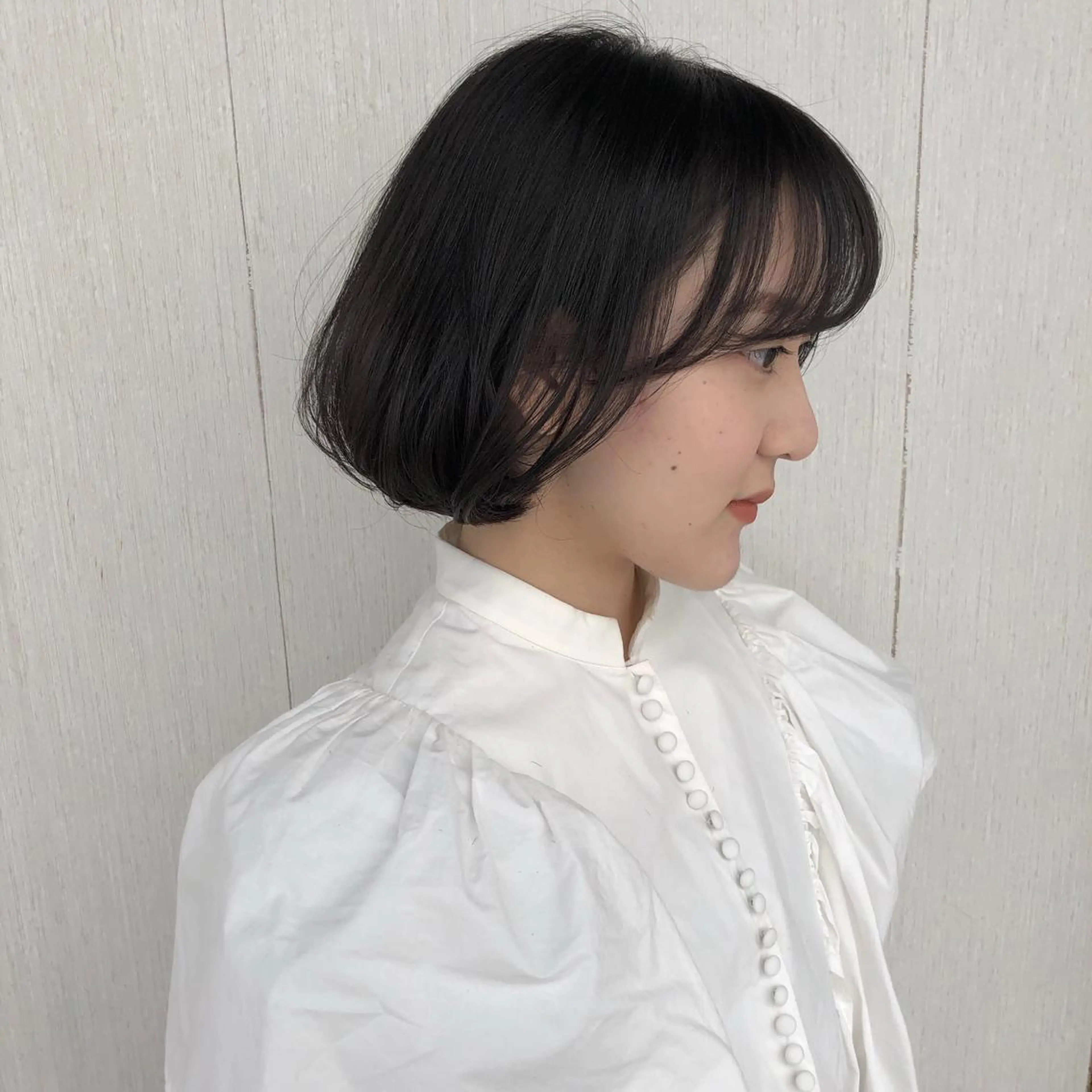 ミディアム シースルーバング カット ヘアカラー 横山 莉奈のヘアスタイル