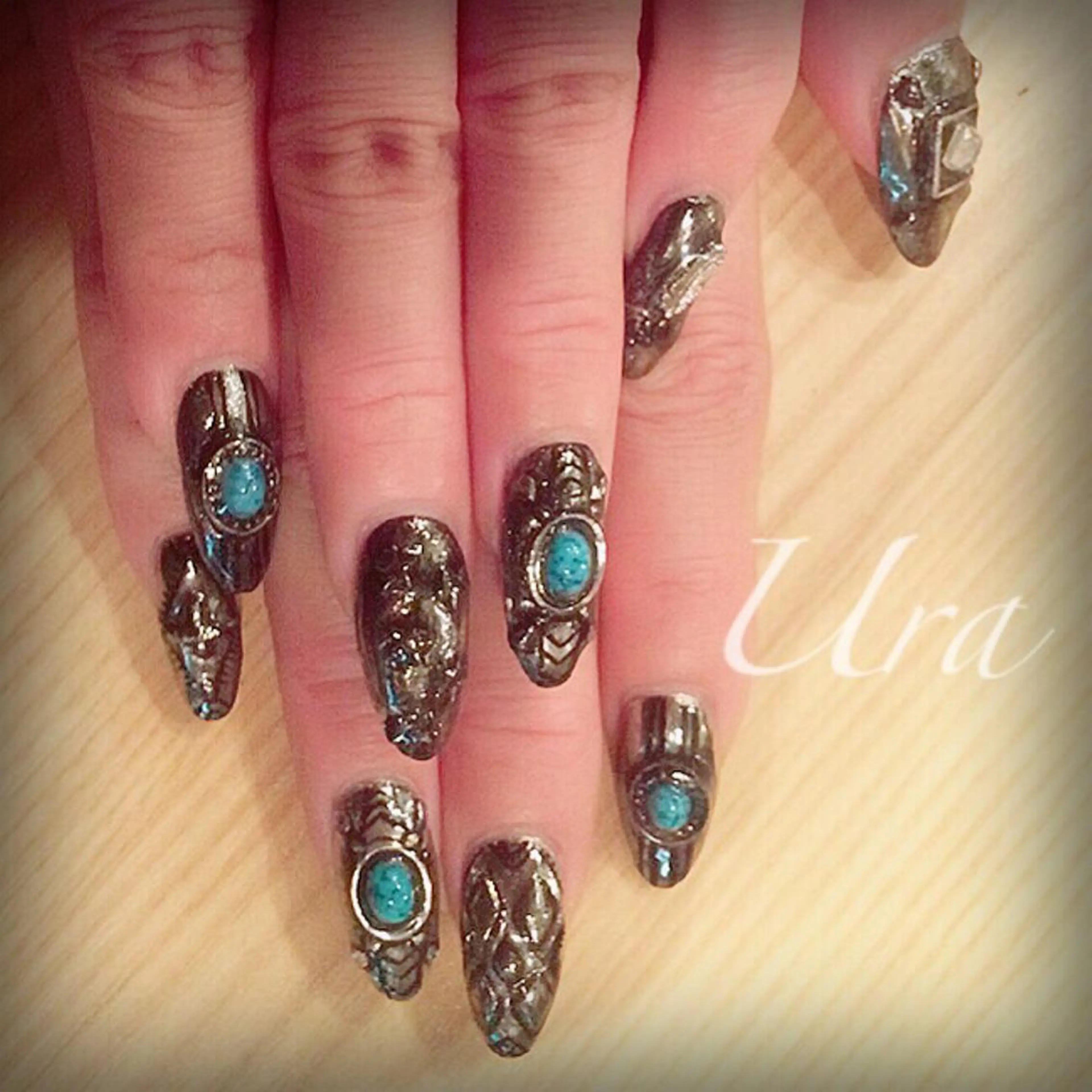 ネイル ミラーネイル シルバー UrakoNail 《nail》のネイルデザイン