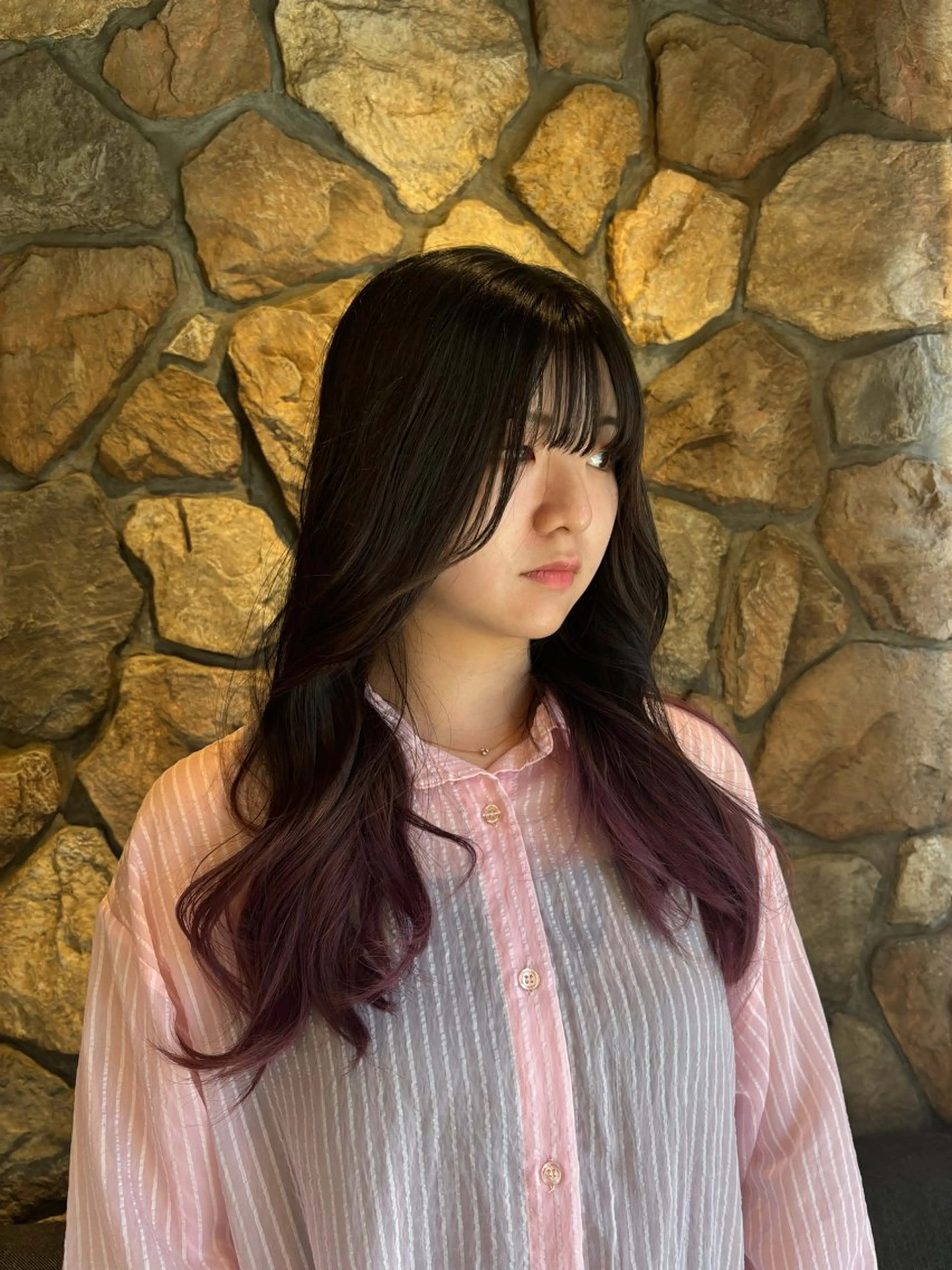 ロング ヘアカラー 小玉 唯依のヘアスタイル