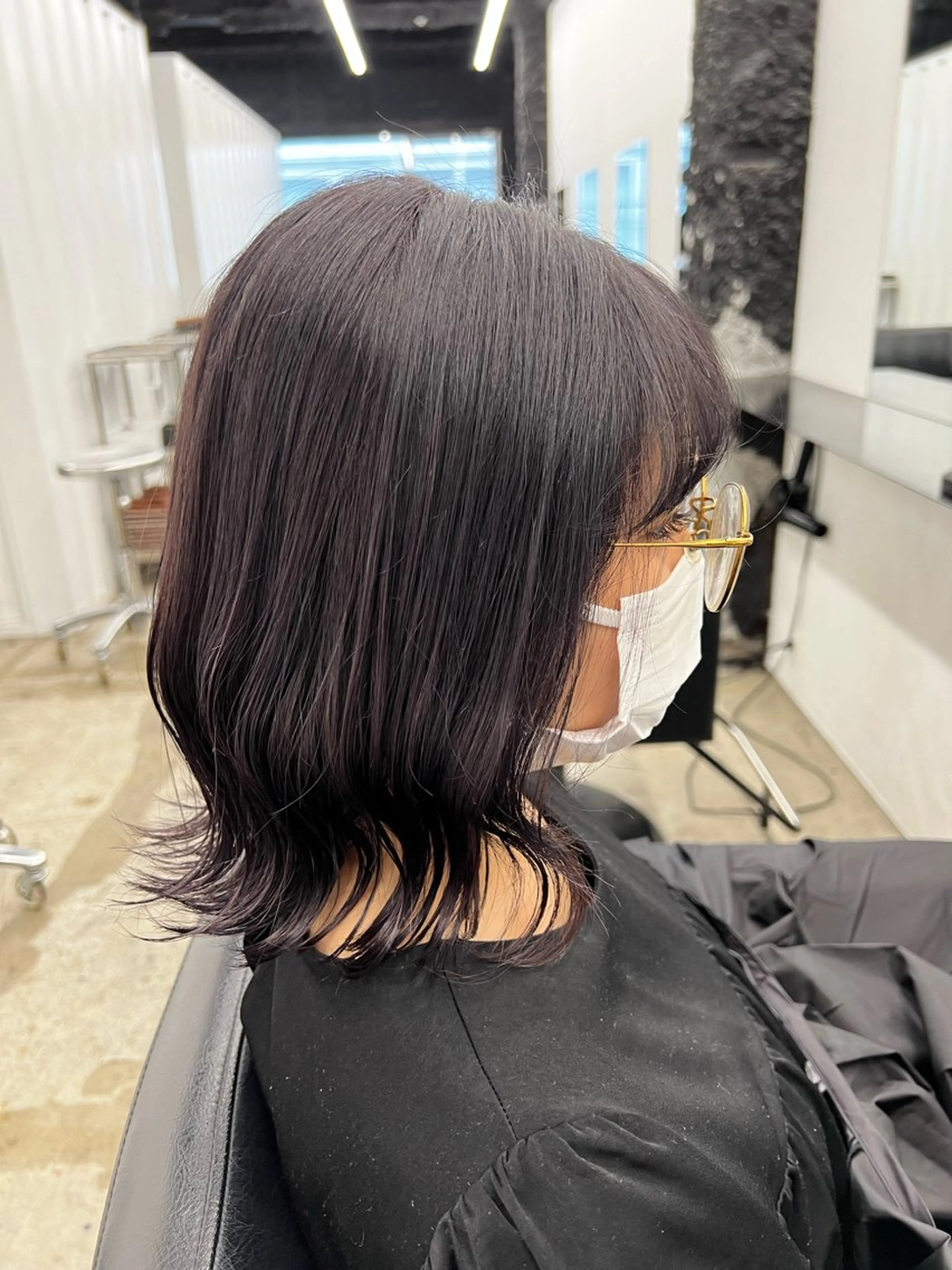ミディアム カット ヘアカラー HI DEのヘアスタイル
