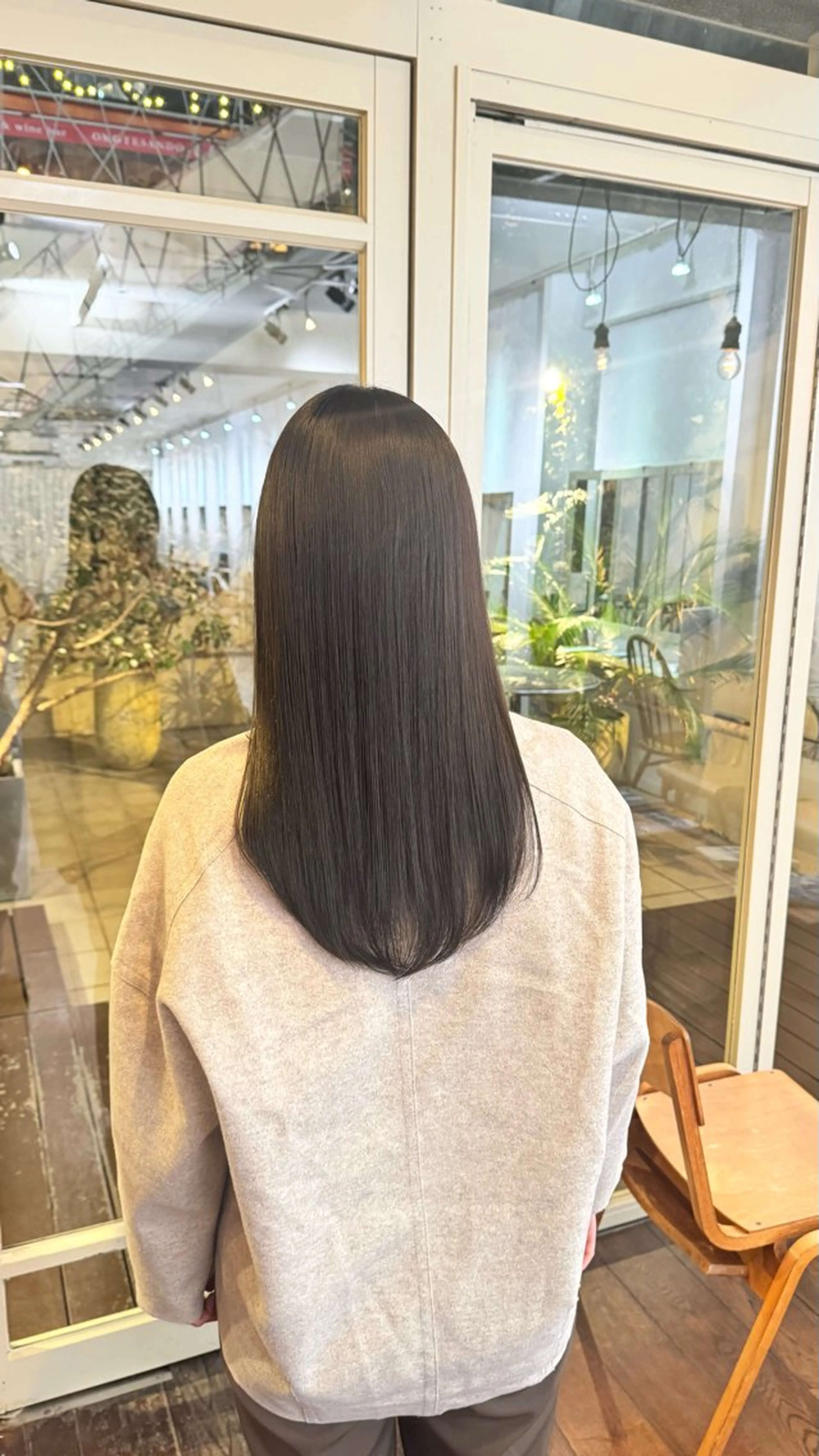 セミロング ヘアカラー つかもと みことのヘアスタイル