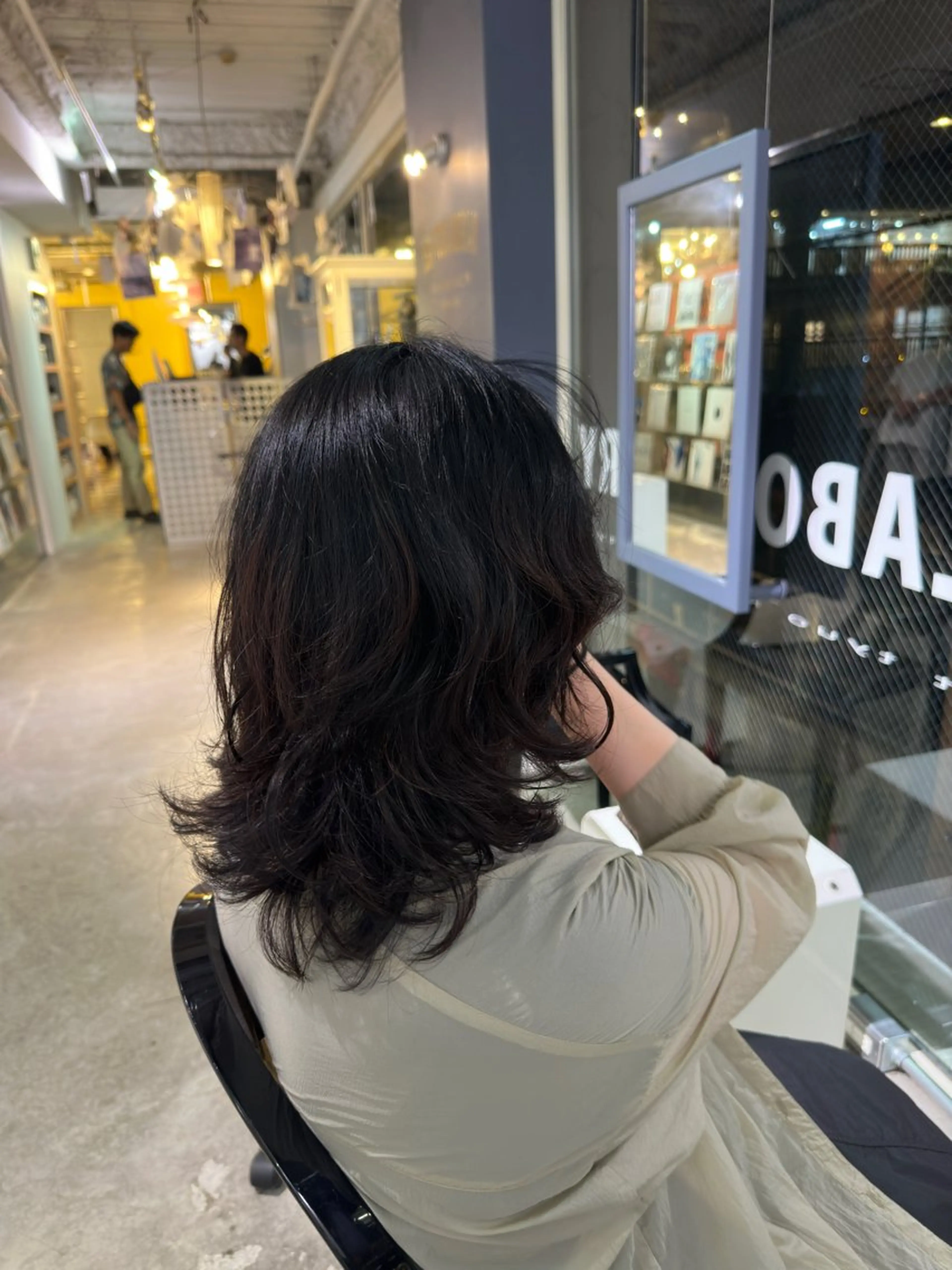 ミディアム ミディアムパーマ デザインカラー/中性 ウルフ/mitsuのヘアスタイル