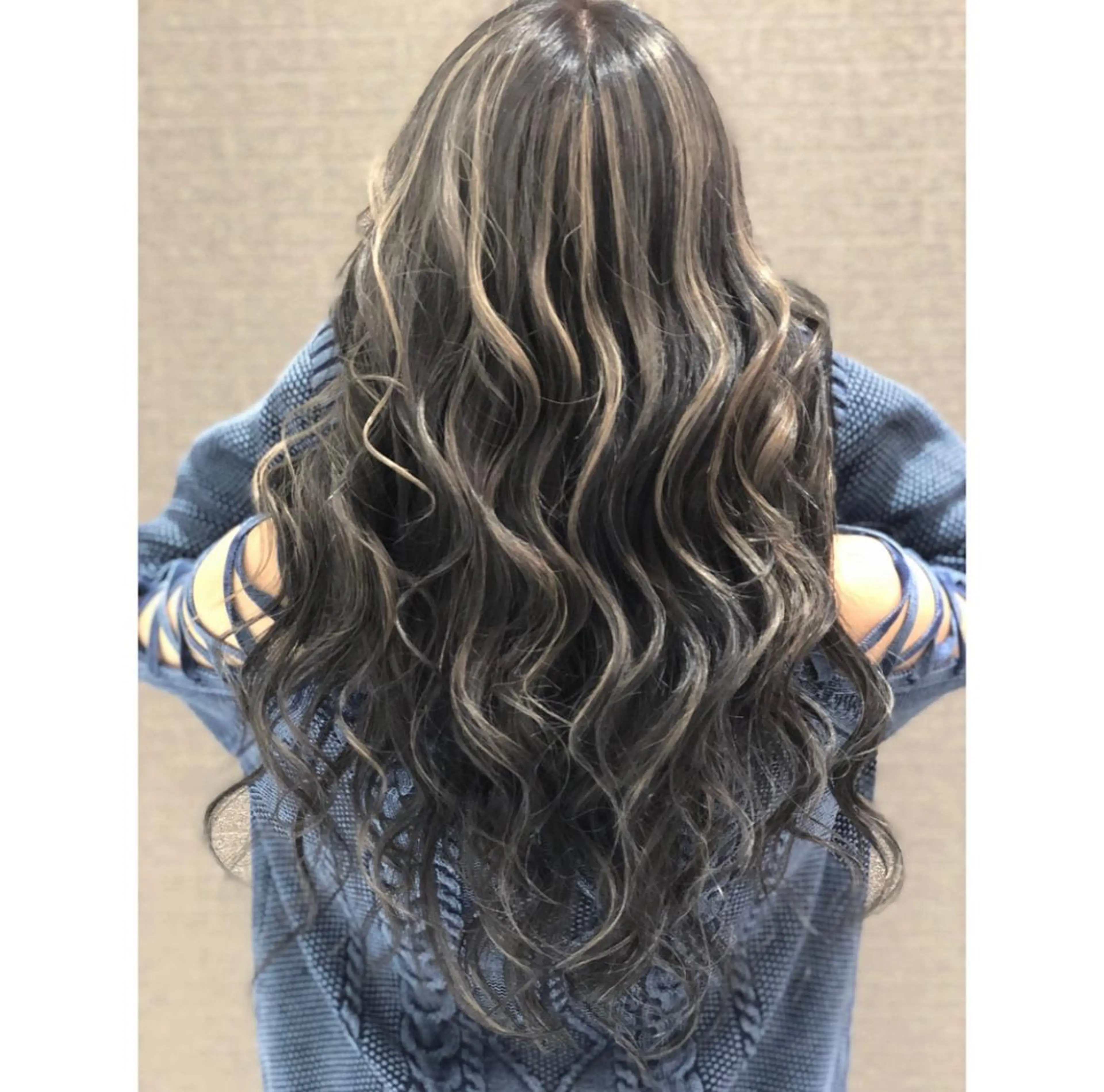 ロング カラー ヘアアレンジ バレイヤージュ デザインカラー グラデーションカラー ハイライトカラー ハイトーンカラー アンドウ ユウ/ レイヤーカット/韓国のヘアスタイル