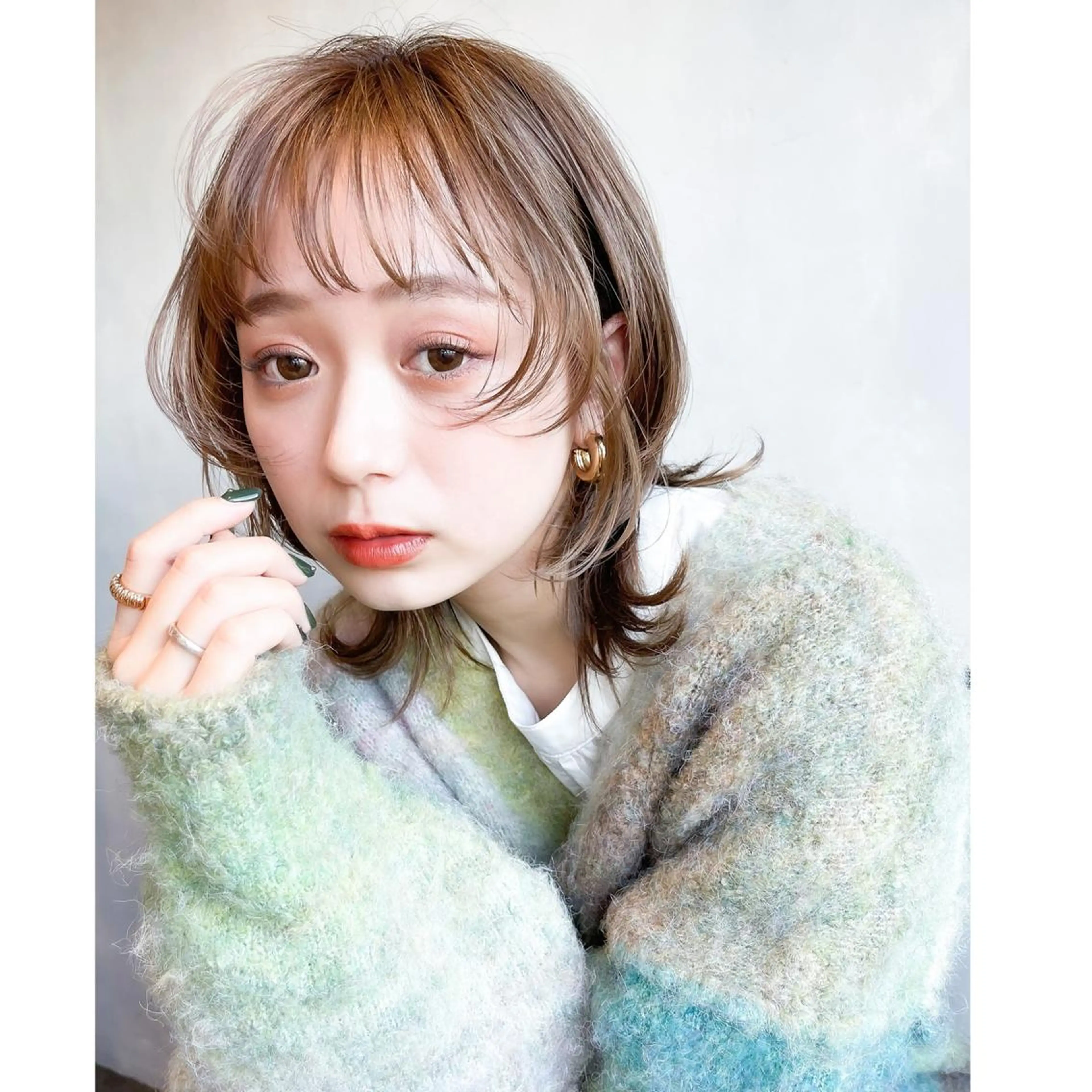 カラー ミディアム レイヤーカット ウルフカット ウルフレイヤー カット ITbyALBUM 下北沢店のヘアスタイル