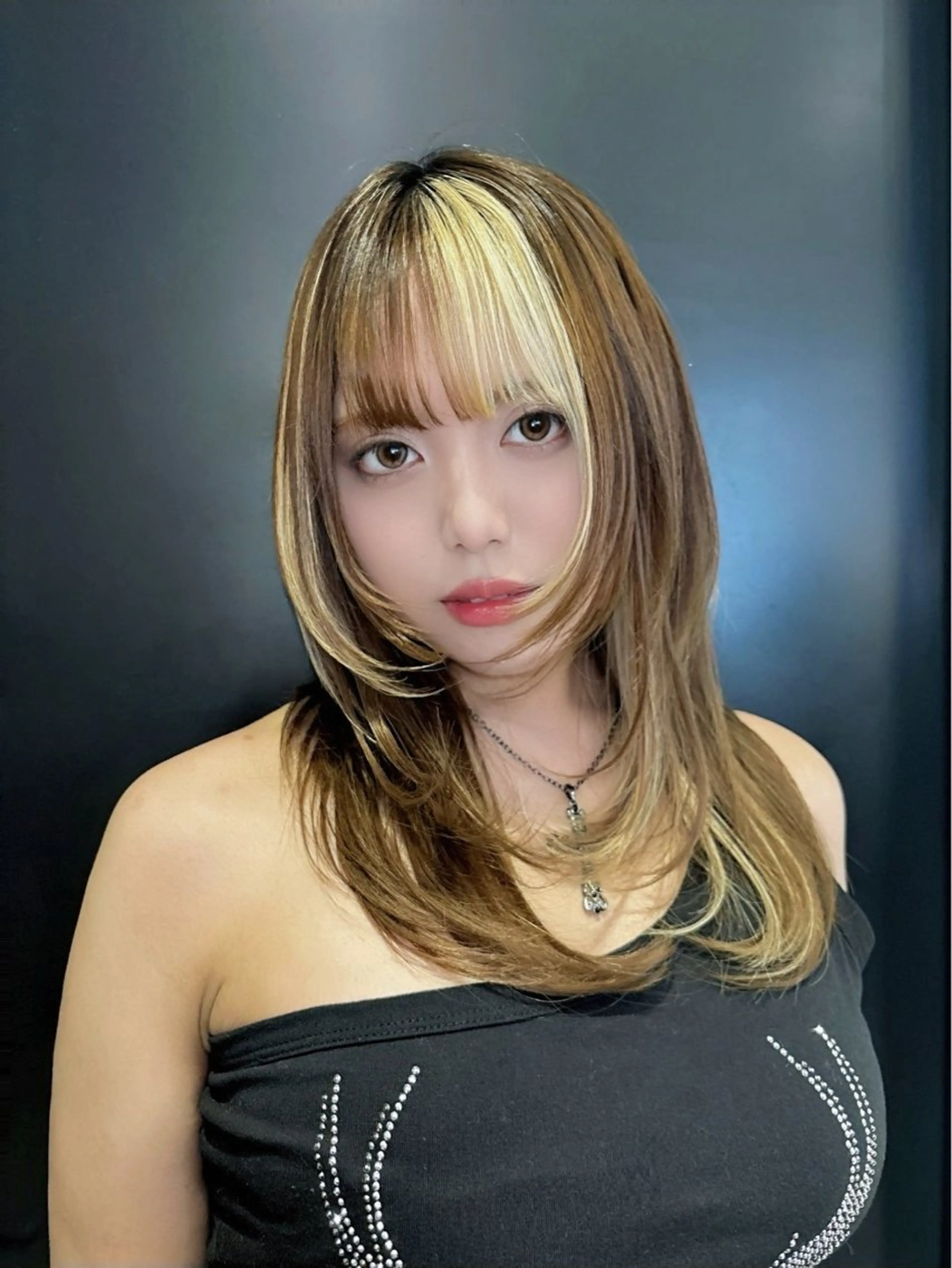 ミディアム カラー 耳つぼ屋さん ‎🤍りりのヘアスタイル