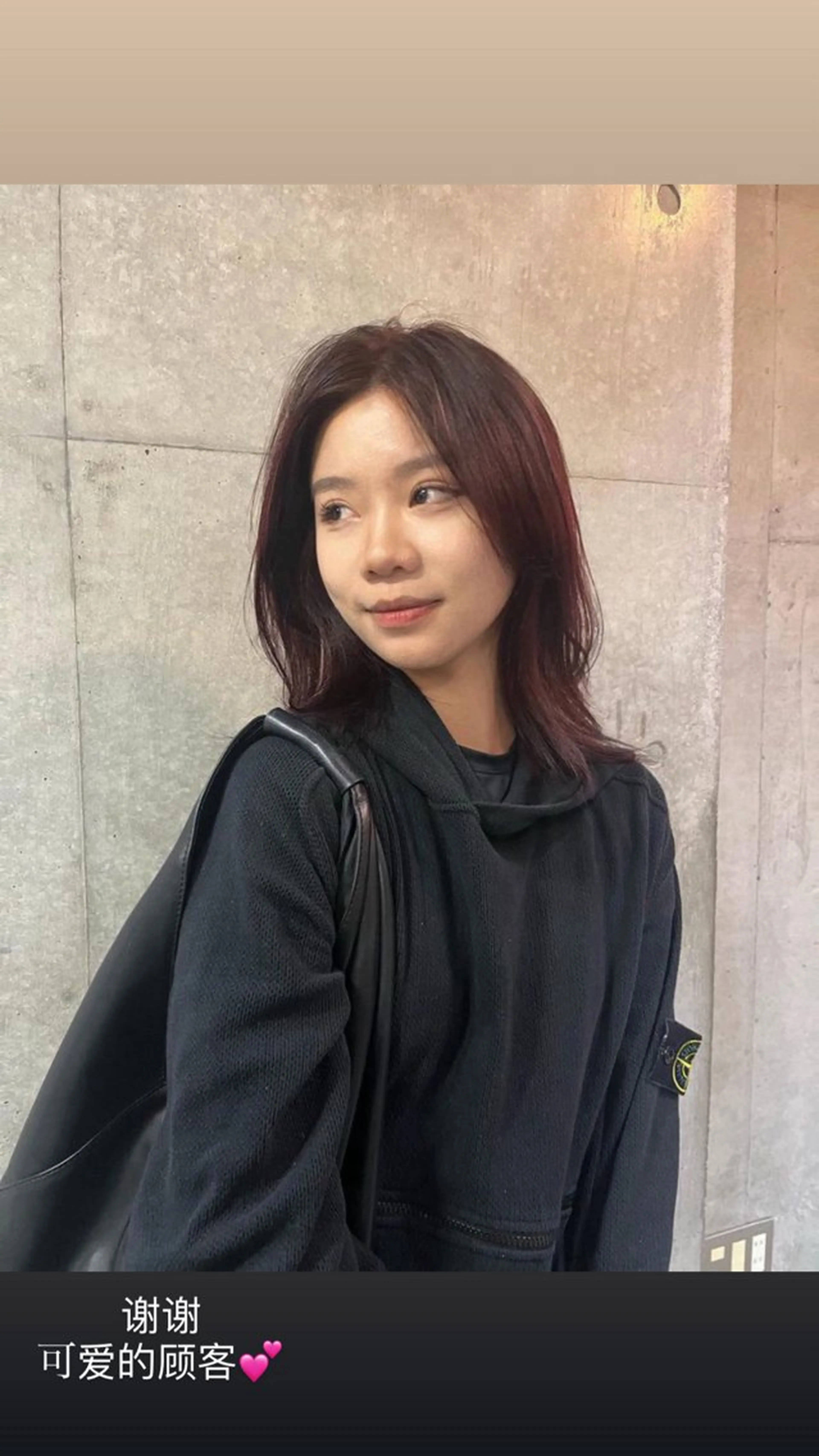 ミディアム レイヤーカット\ウル フ　chinatsuのヘアスタイル