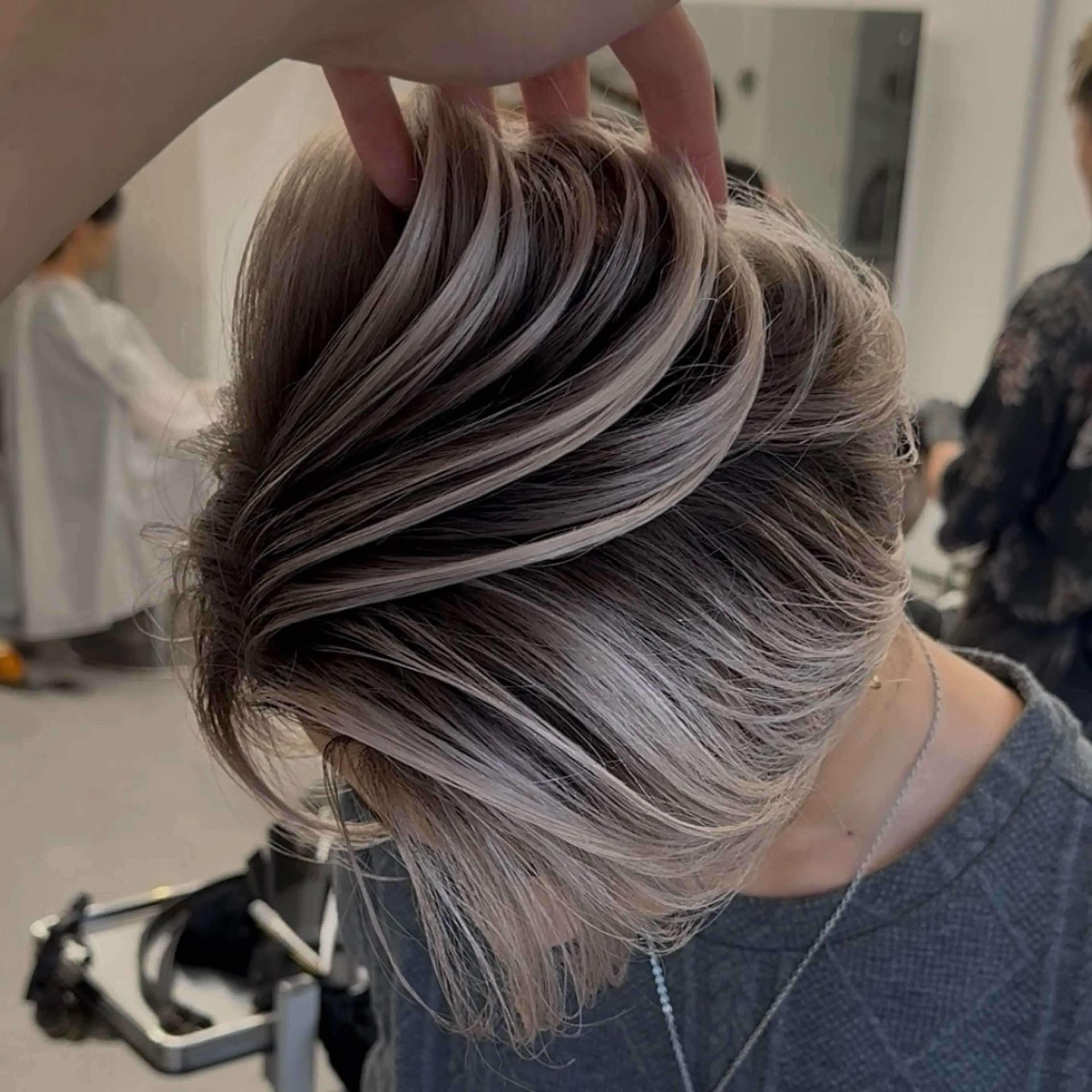 ミディアム カラー パーマ ヘアアレンジ メンズ メンズバレイヤージュ 🌫ハイライトのヘアスタイル