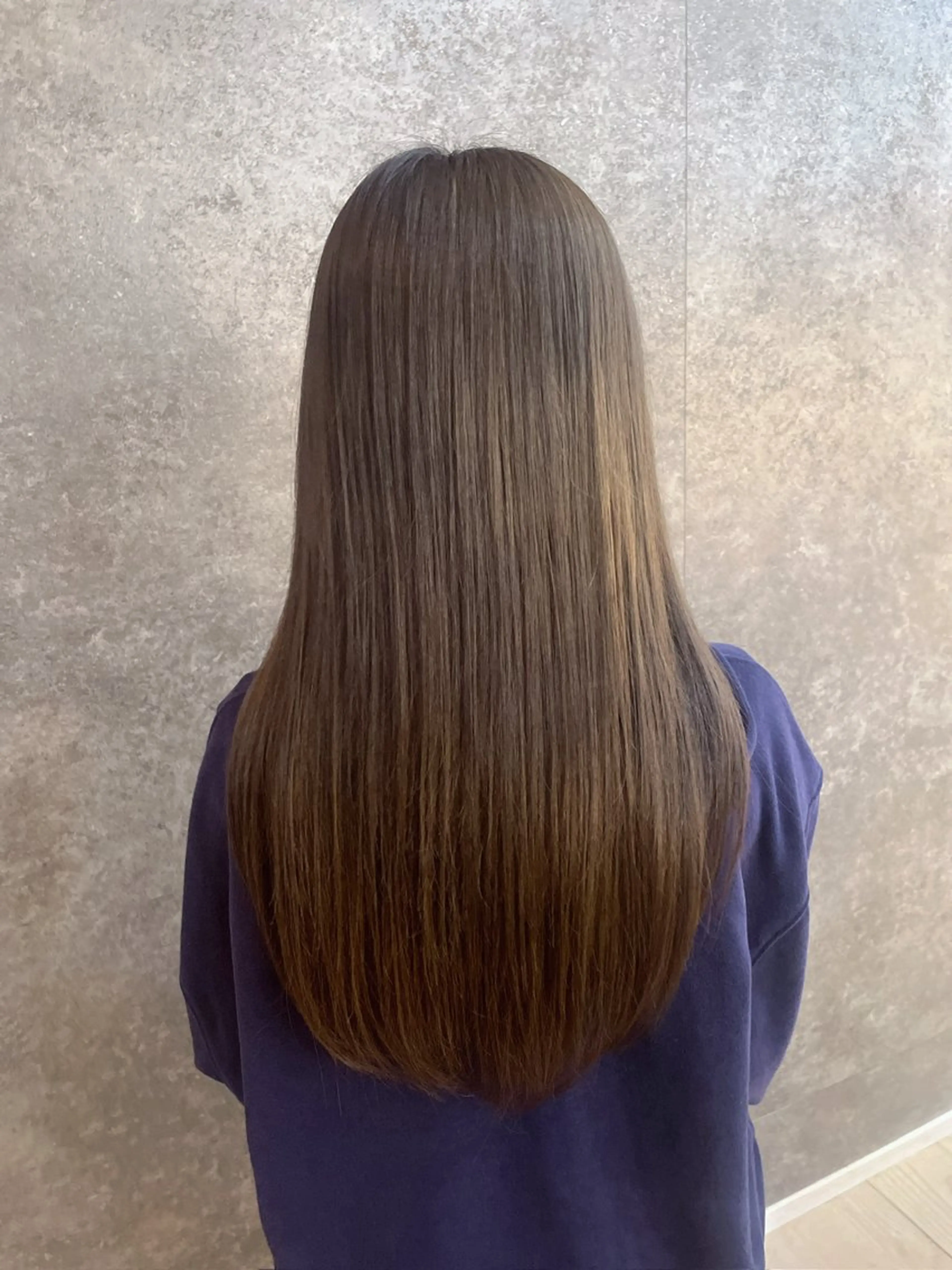 ロング カット ヘアカラー 峯 琴奈のヘアスタイル