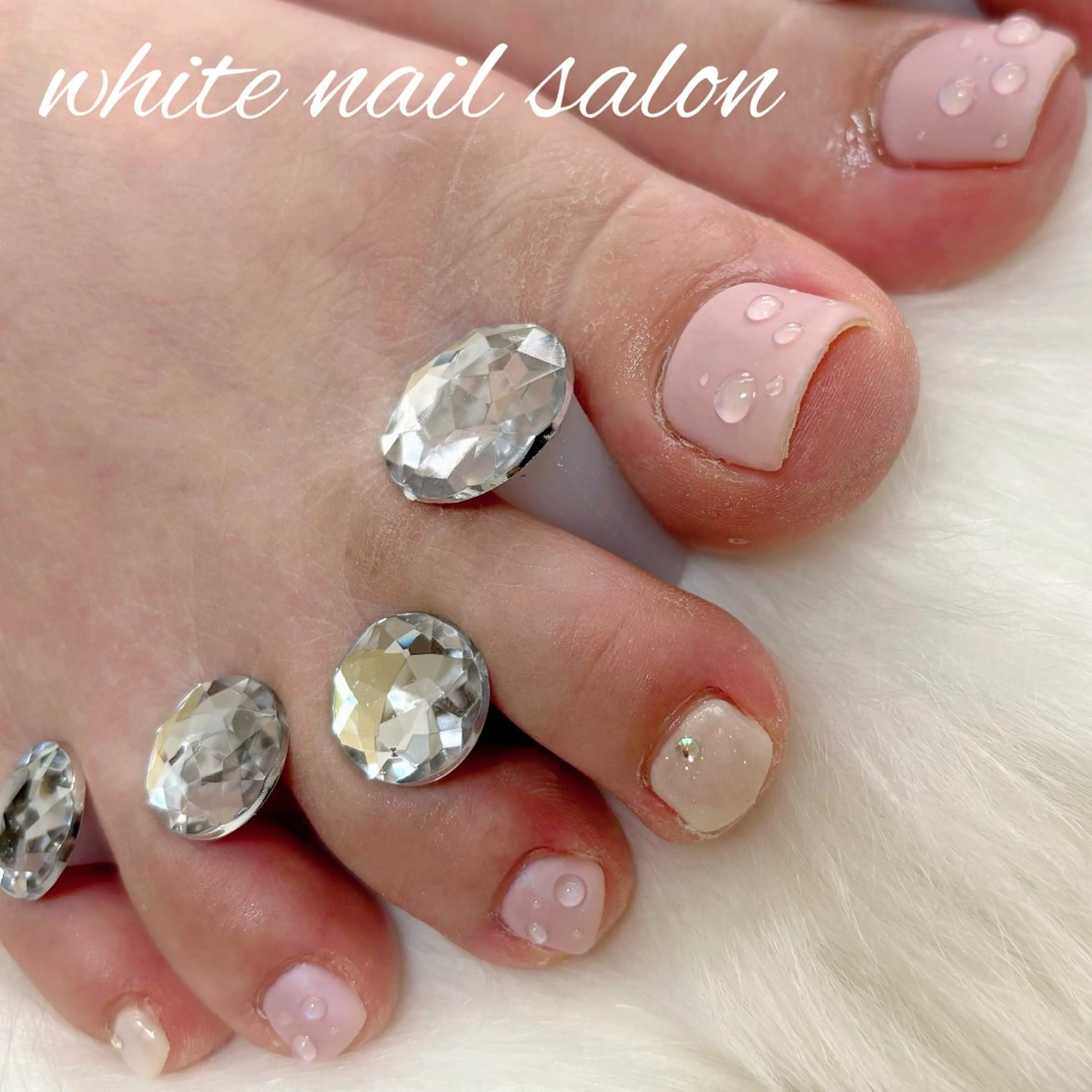 ネイル ホワイト フットネイル white nail salonのネイルデザイン