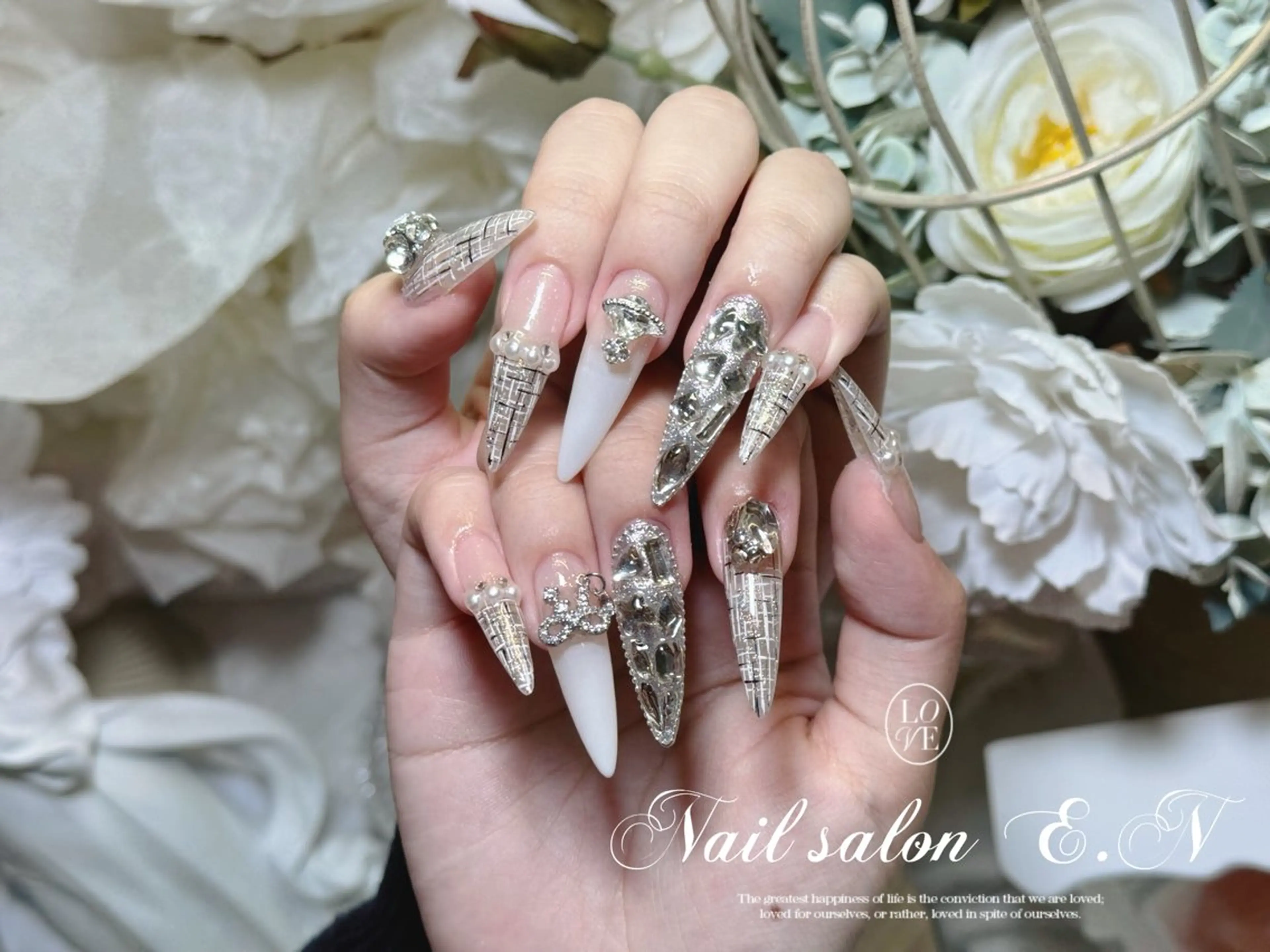 ネイル アートネイル オーロラネイル ガーリー キラキラネイル 韓国ネイル ハンドネイル E.N🦋 長さ出し/持ち込みのネイルデザイン