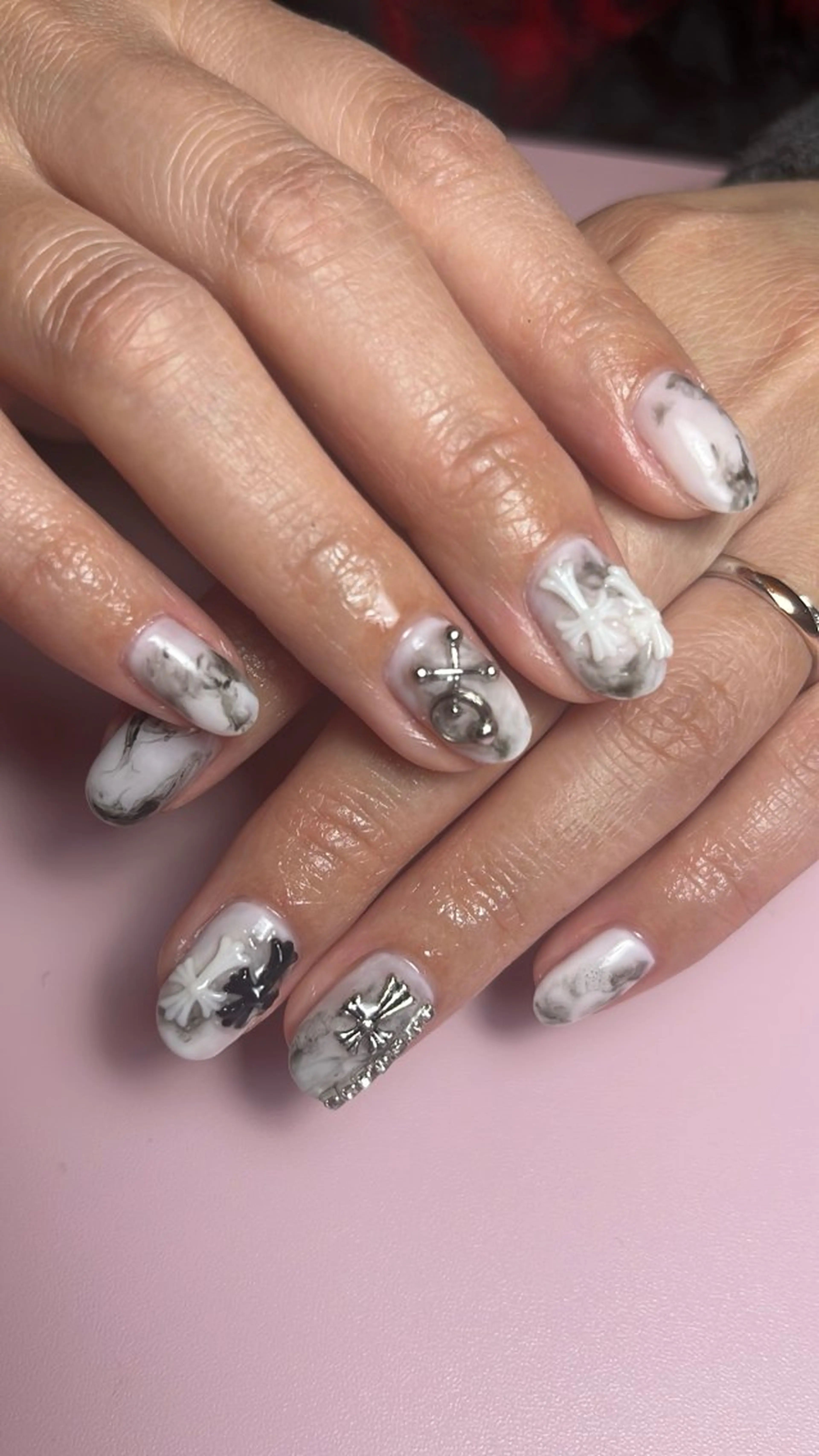 ネイル ハンドネイル ハンドケア ナツインフィニティ ネイルズ（なつ）のネイルデザイン