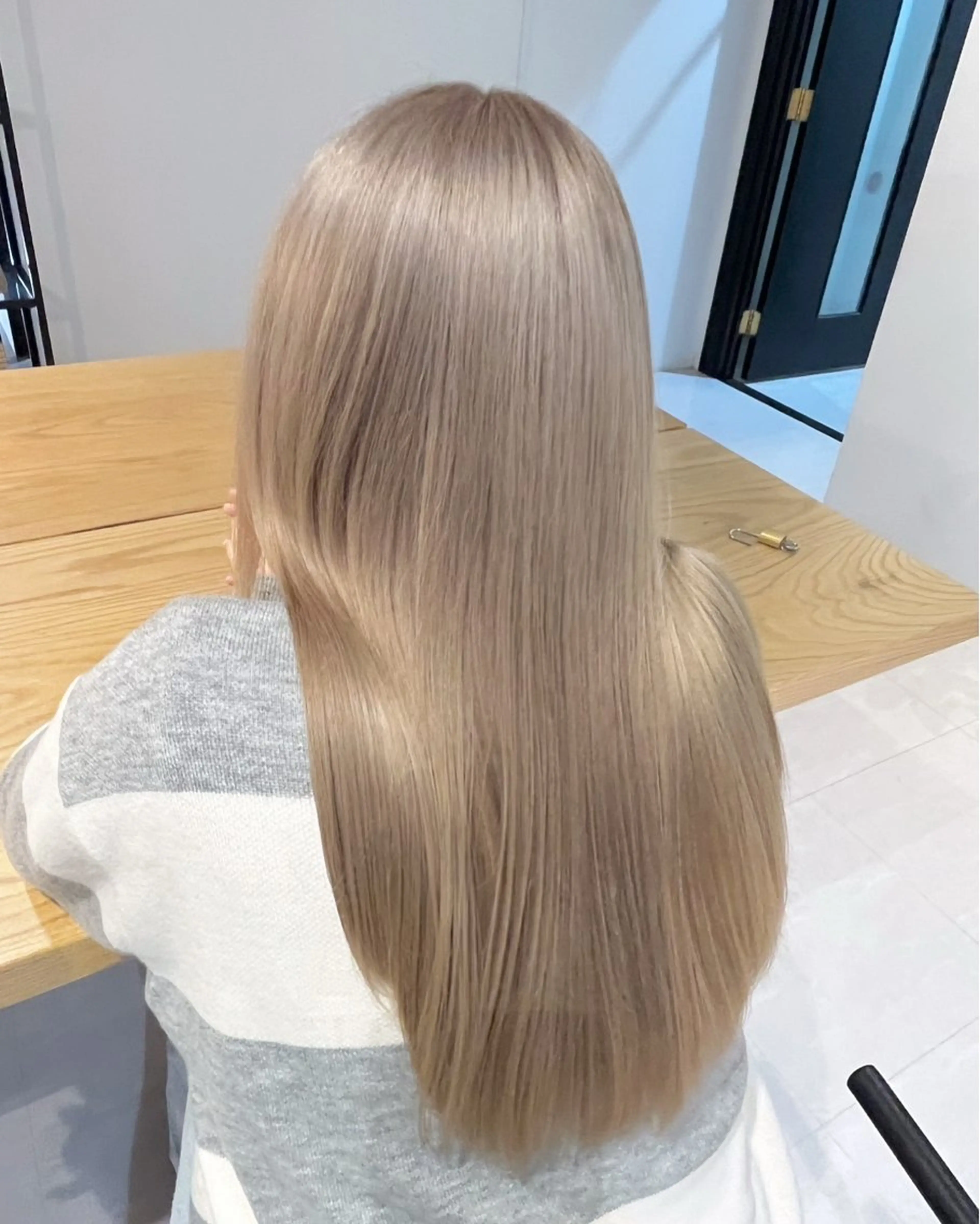 カラー ニトウ レイナのヘアスタイル