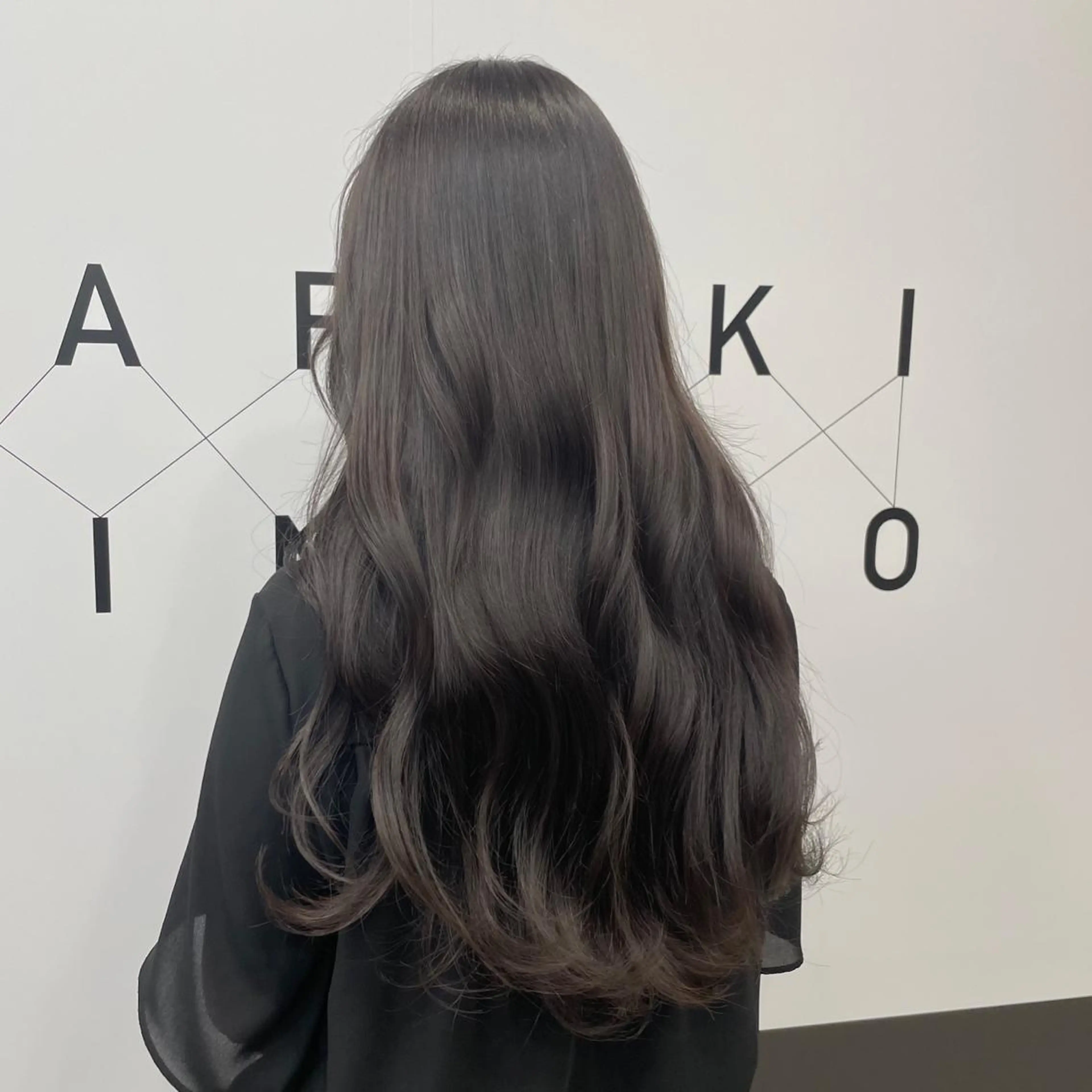 ロング カラー アッシュ アッシュグレー アッシュグレージュ 透明感カラー グレージュ 新宿/顔周りカット/ レイヤー/がっきーのヘアスタイル