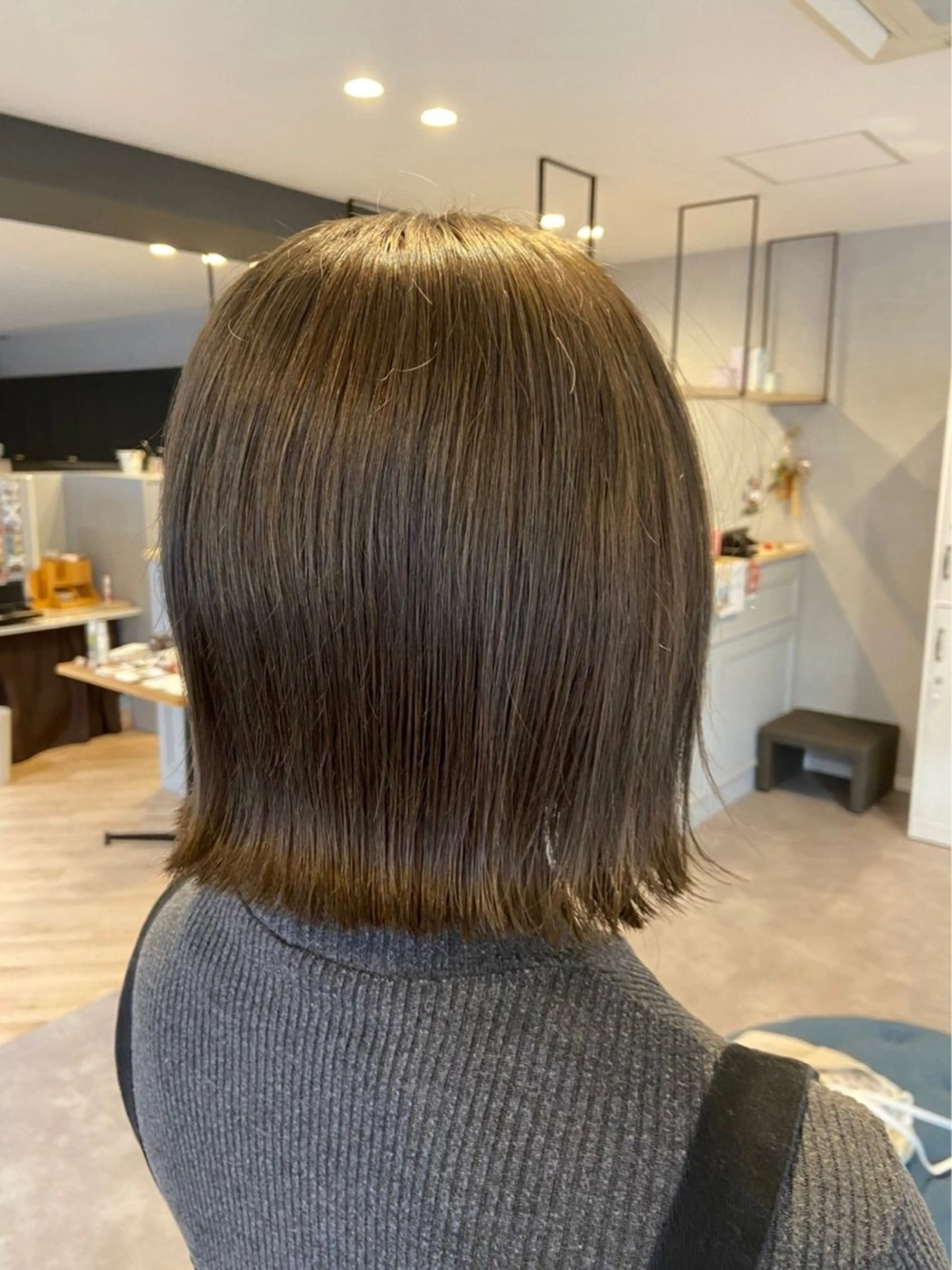 ミディアム カラー カット ELLE&SALLY 石野のヘアスタイル