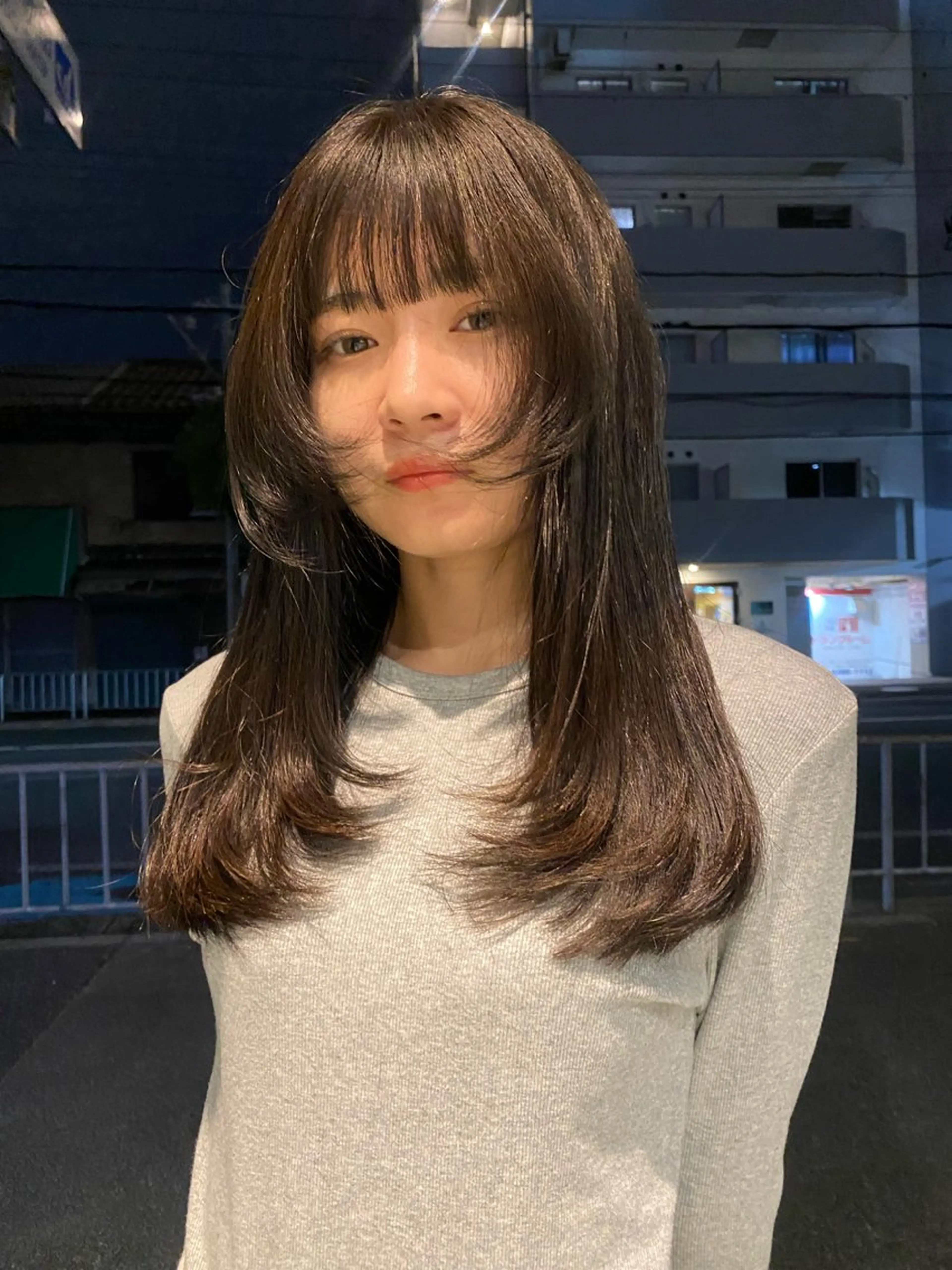 セミロング レイヤーカット/ ダブルカラーサクライのヘアスタイル