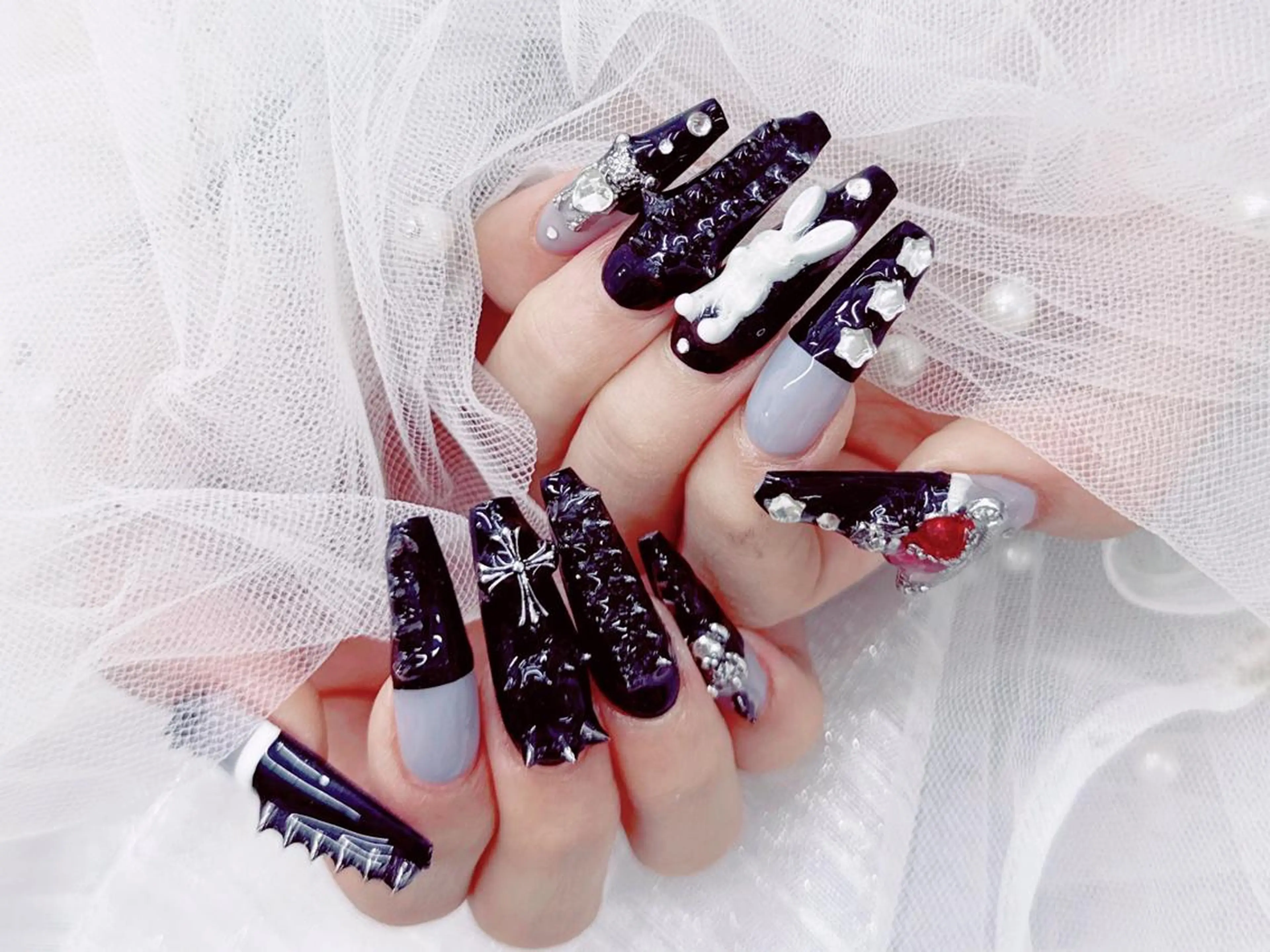 ネイル フレンチネイル ハート 韓国ネイル マグネットネイル マグネットフレンチ ロータス ネイルサロンのネイルデザイン