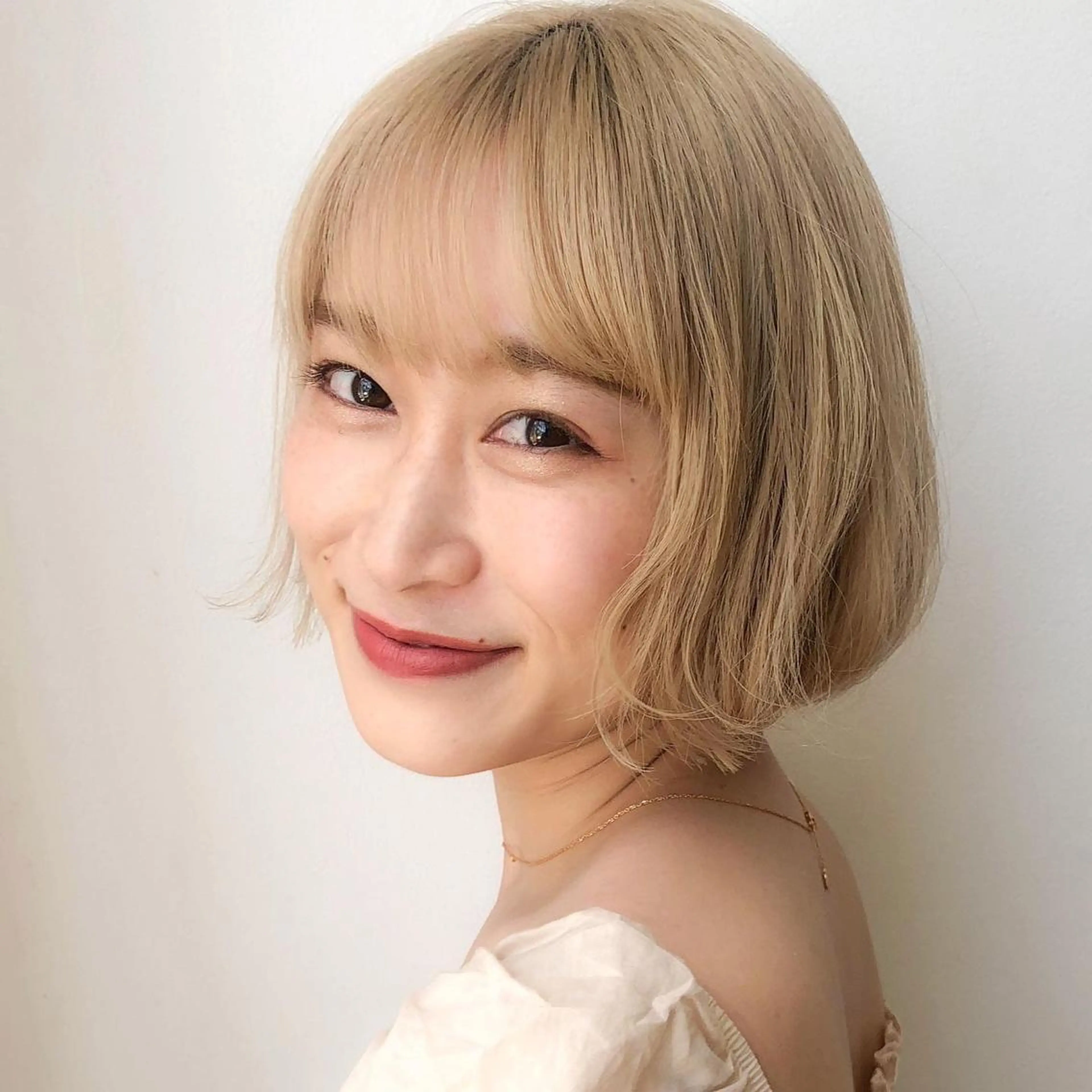 ショート カラー ヘアアレンジ ハイトーンカラー ボブ カット ヘアカラー トリートメント 髪質改善/韓国風 レイヤー/田村祐樹のヘアスタイル