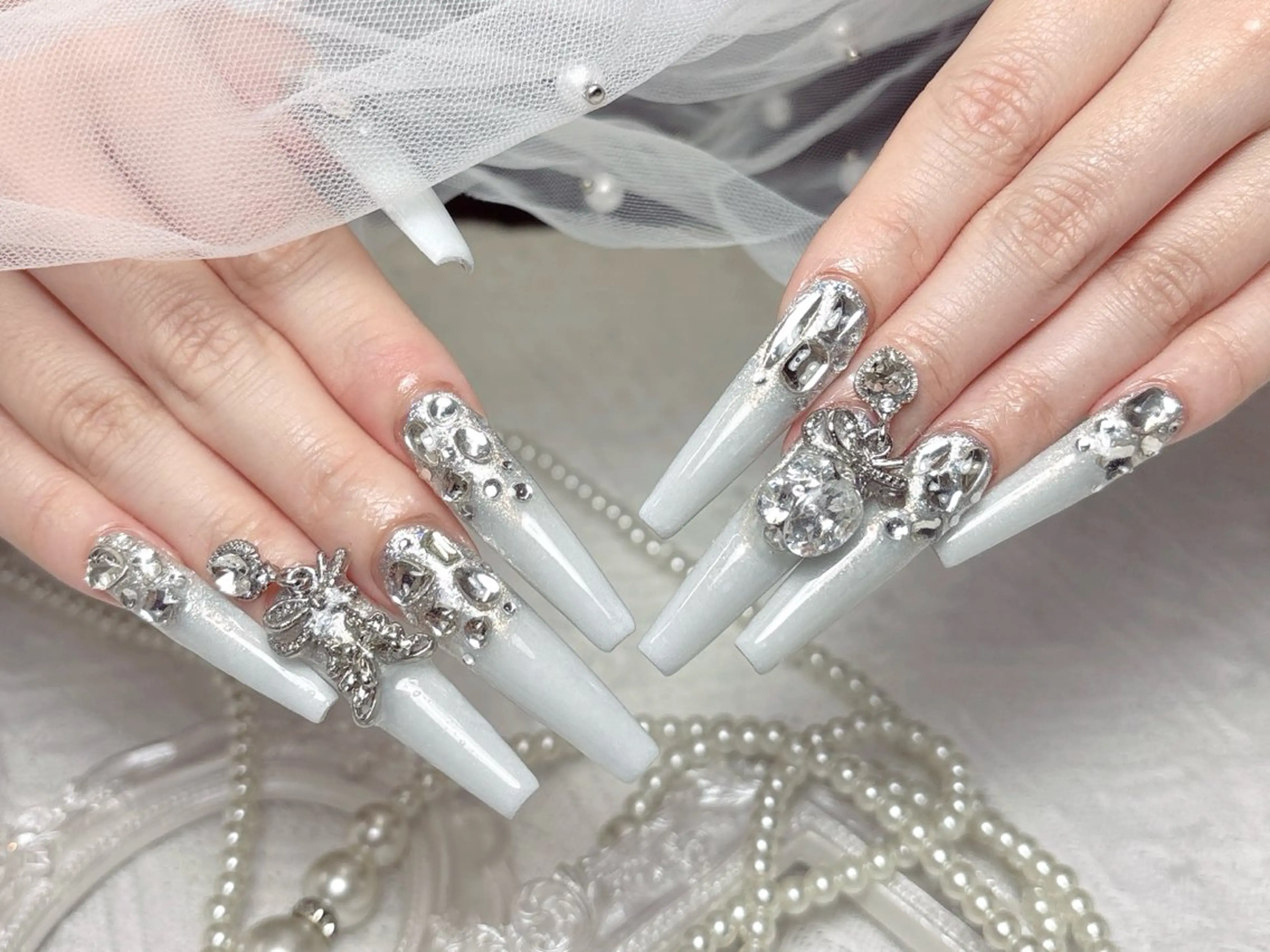 ネイル ジェルネイル 韓国ネイル マグネットネイル 持ち込み ワンカラーネイル ハンドネイル ハンドケア R1🎀Nail💕 池袋東口店のネイルデザイン