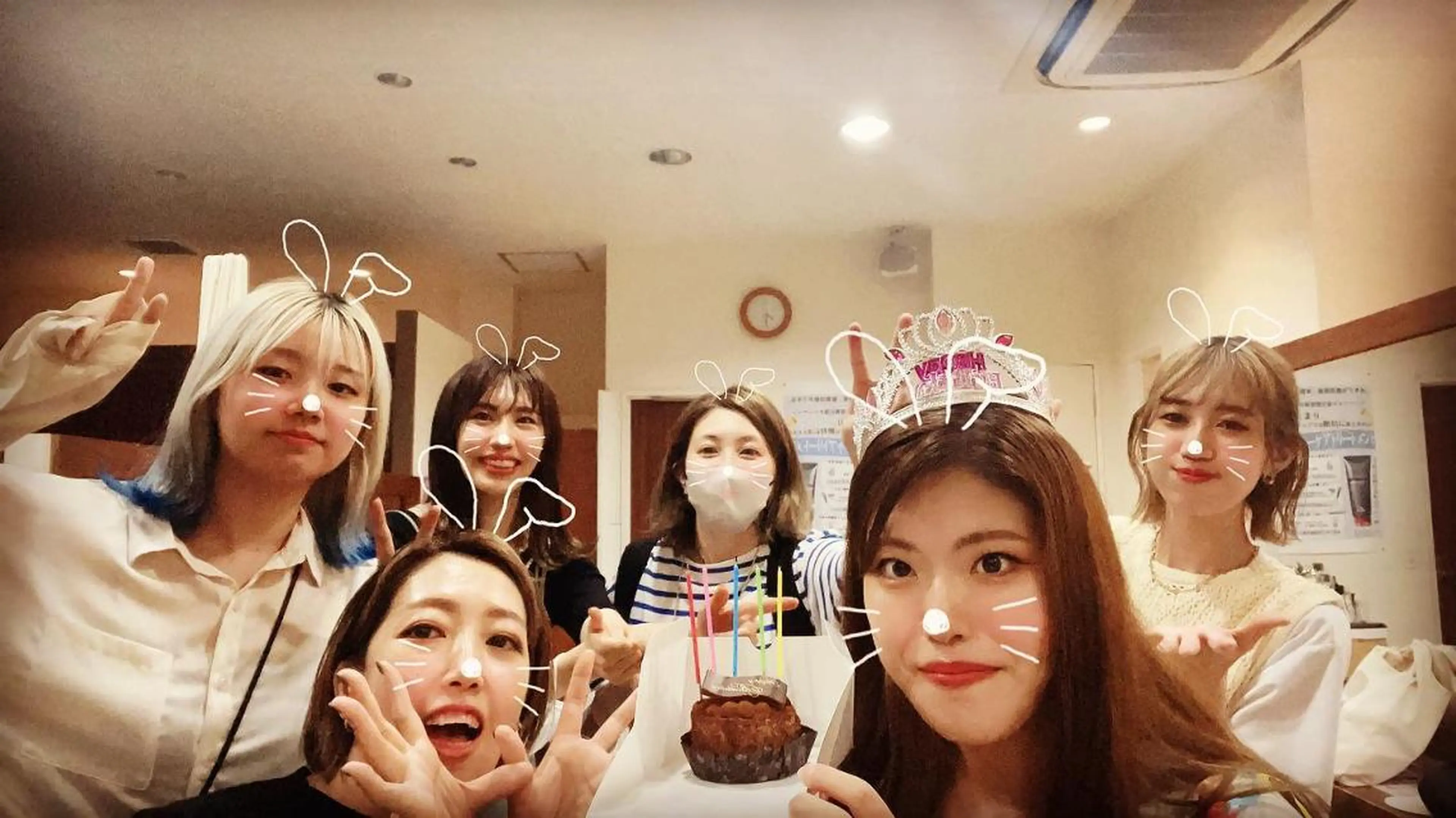 ショート カラー ダブルカラー ハイライトカラー インナーカラー ハイライト 髪質改善 justbeauty CiNQのヘアスタイル