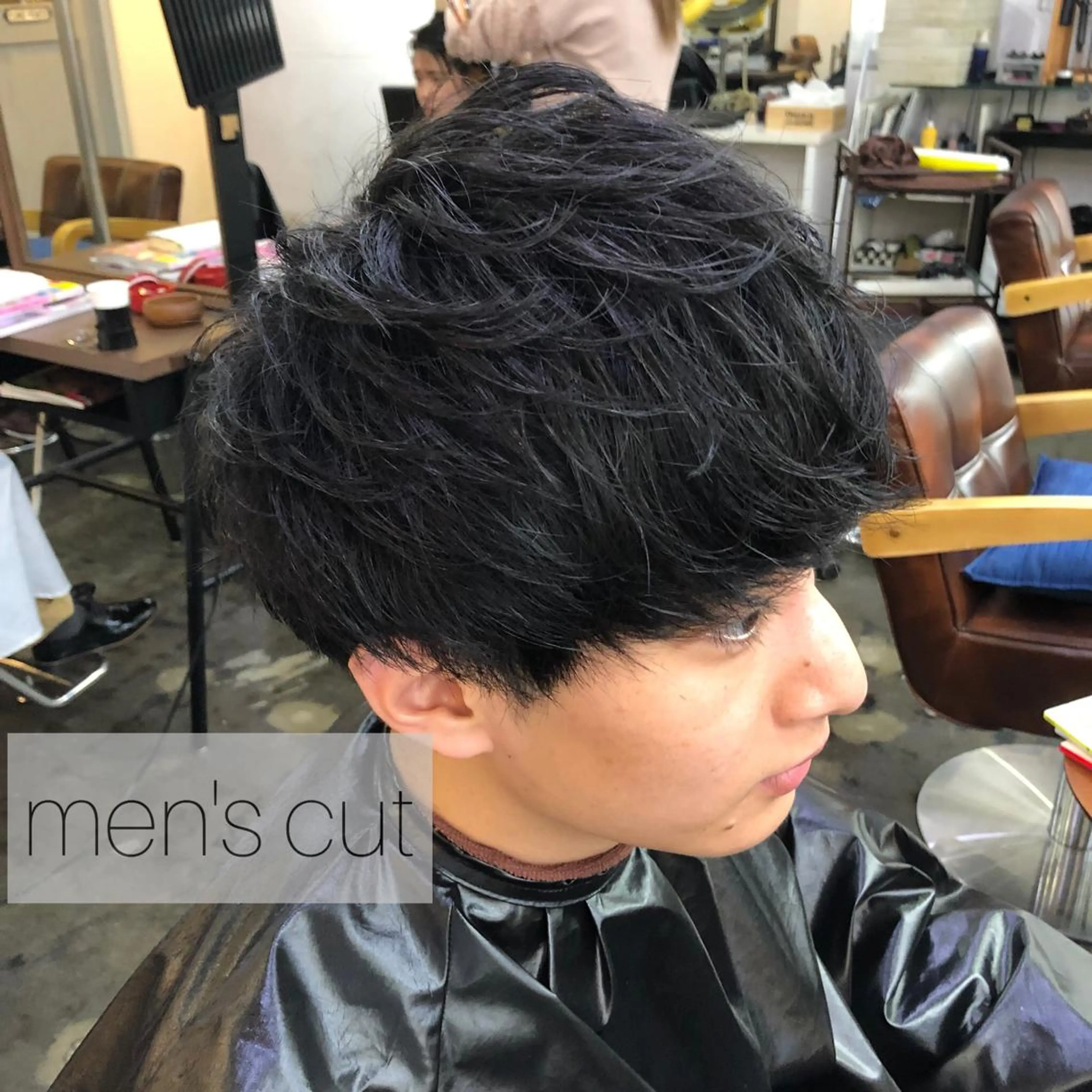 メンズ カット ヘアカラー トリートメント メンズパーマヒロ トのヘアスタイル