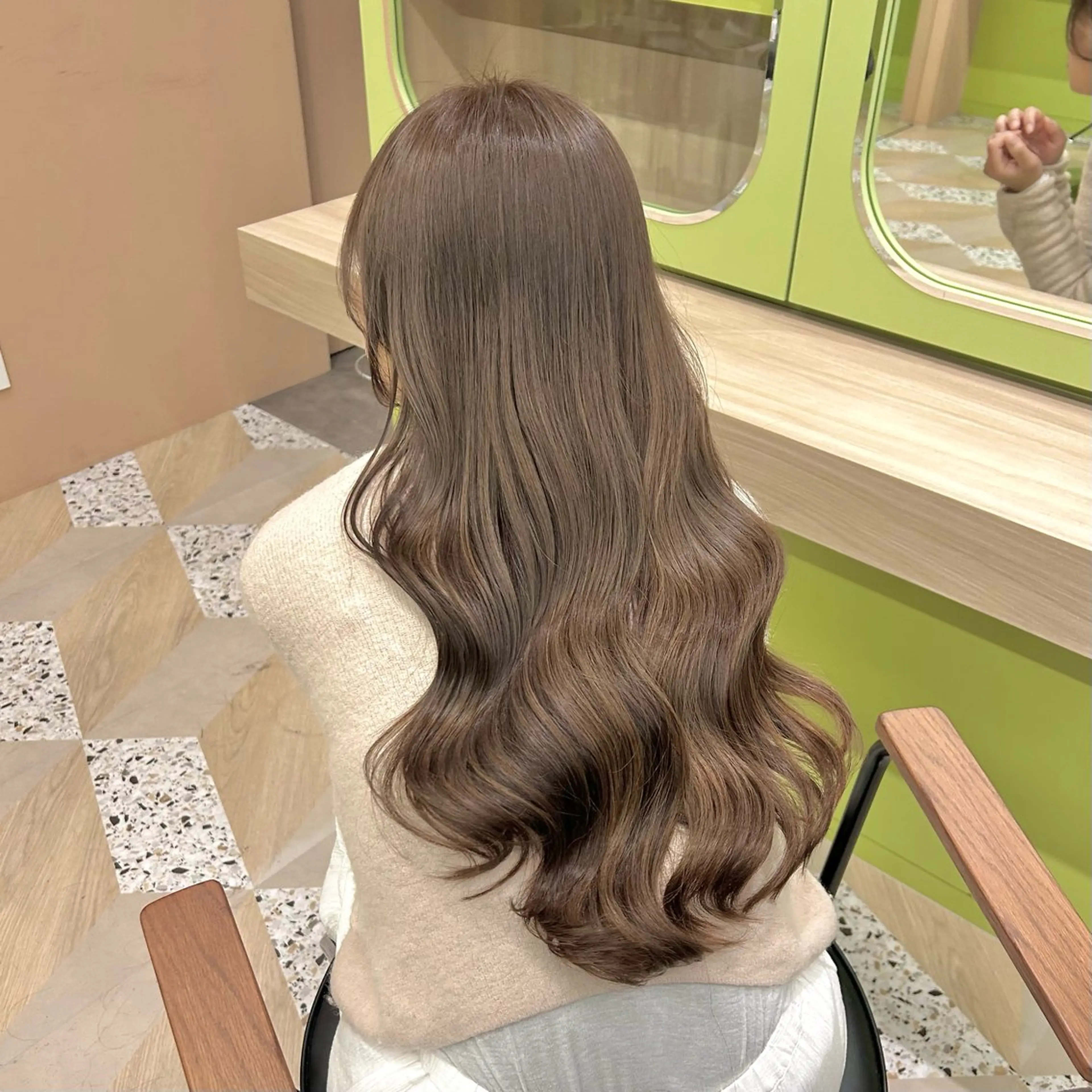 ロング カラー ベージュカラー ブリーチ ブラウンカラー ショコラベージュ 透明感カラー カット ヘアカラー トリートメント ブリーチなしベージュ /ヘアセット/ミユのヘアスタイル