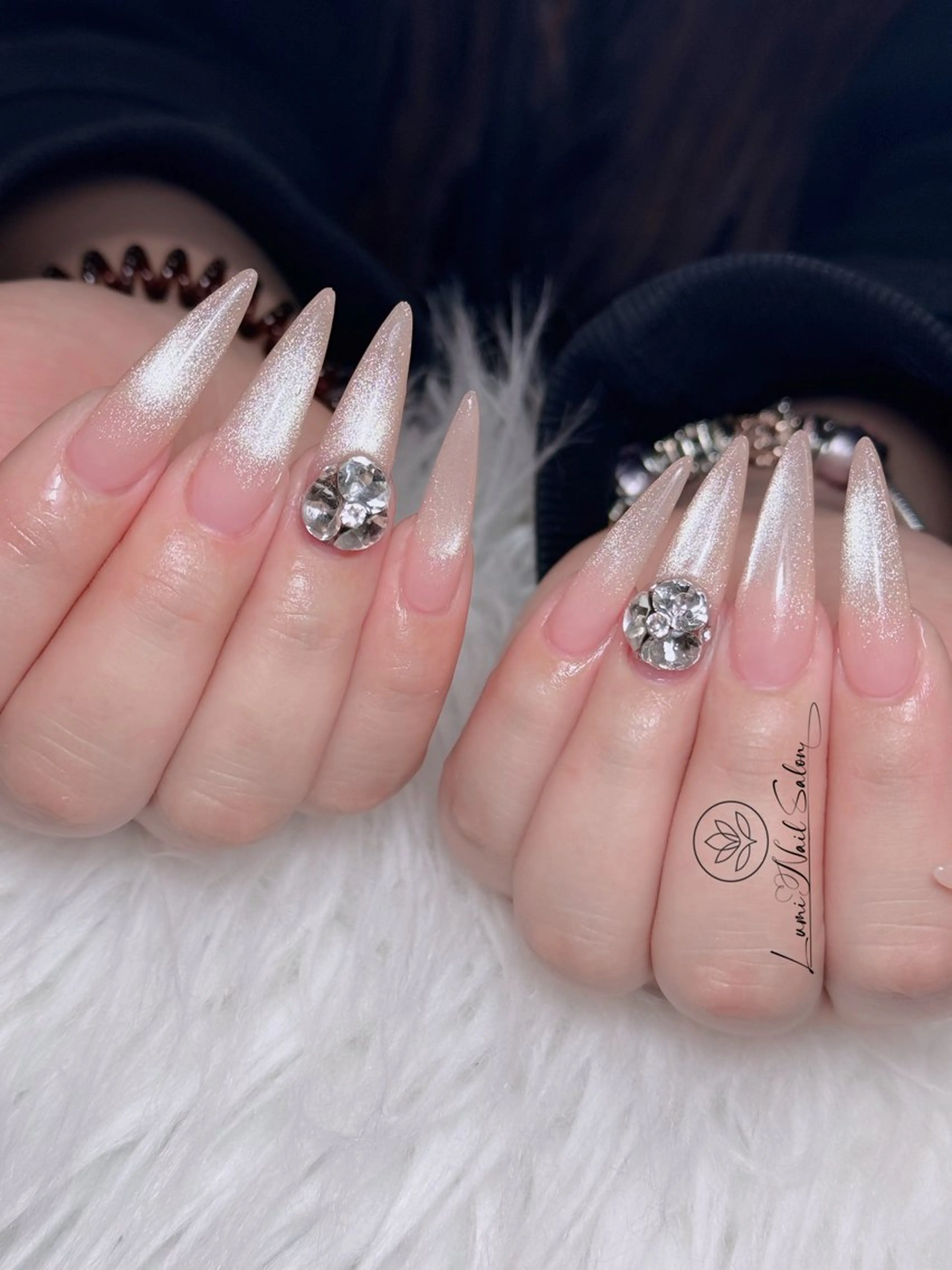 ネイル オーロラネイル チークネイル 長さ出し フレンチネイル 韓国ネイル ハンドネイル ハンドケア Lumi Shinokuboのネイルデザイン