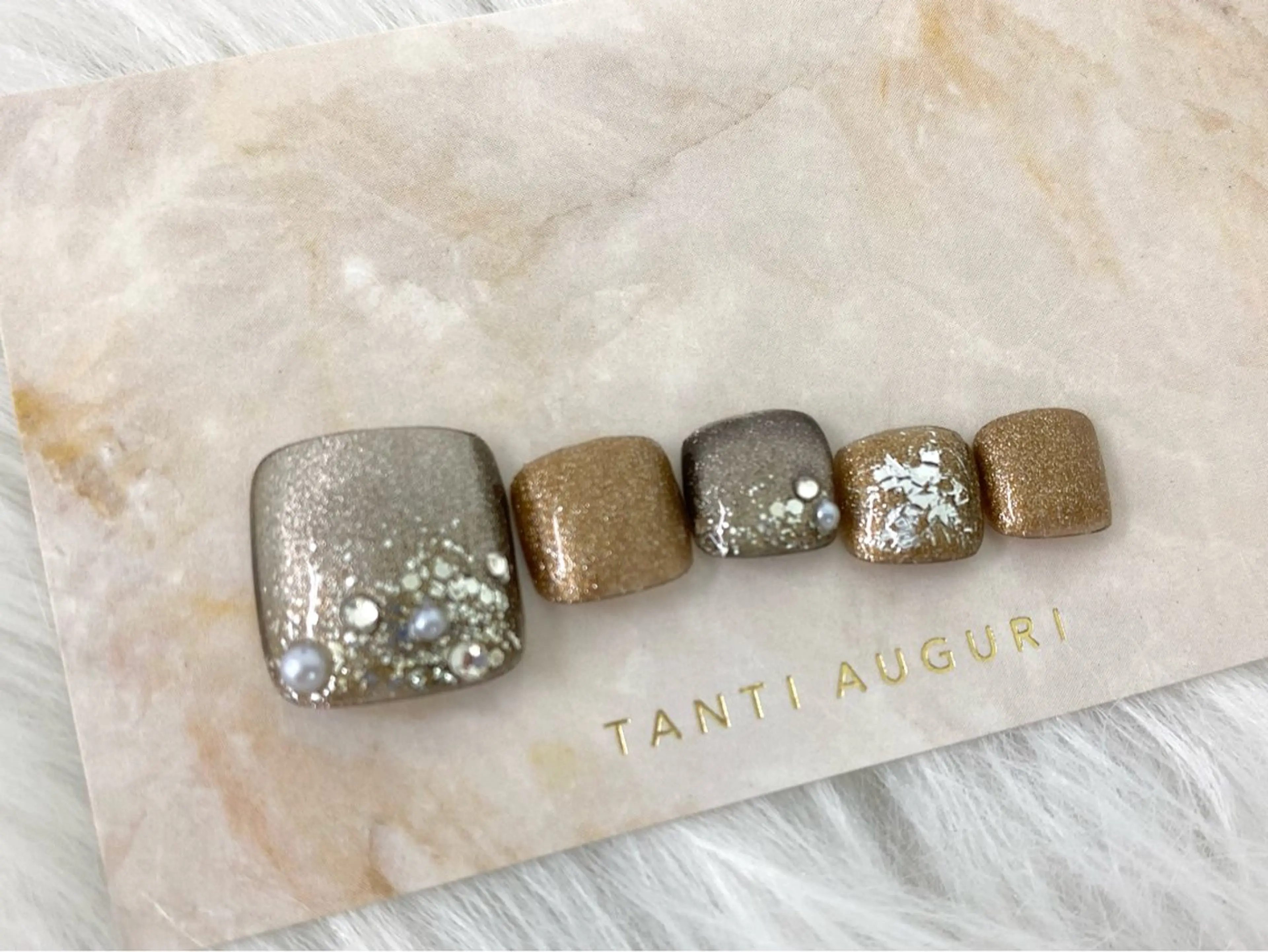 ネイル フットネイル reyel Aのネイルデザイン