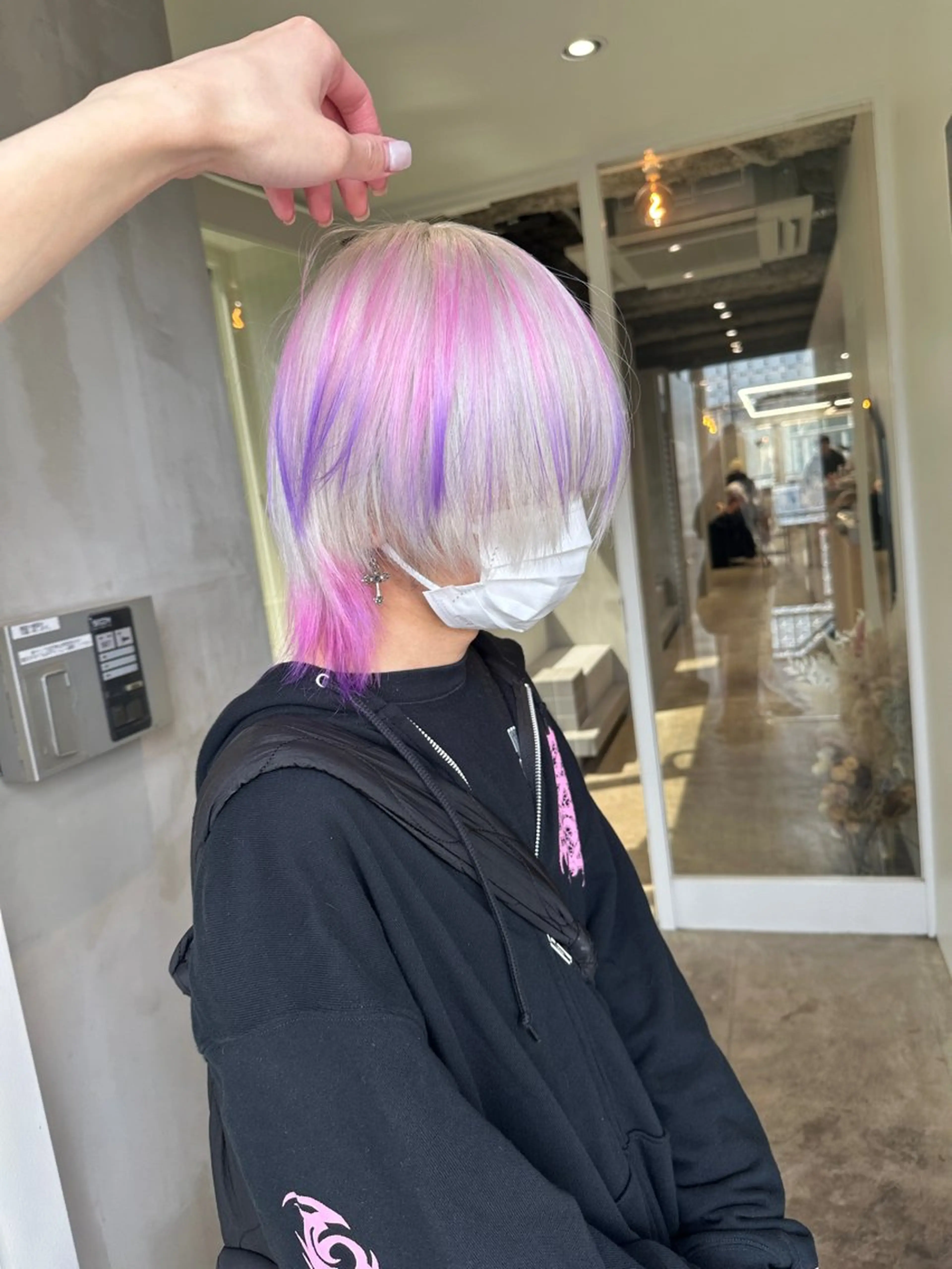 ミディアム カラー アッシュ アッシュグレー ベージュカラー ブリーチ ブロンド ヘアカラー トリートメント 【美髪ハイトーン】 髪質改善/大和🎀のヘアスタイル