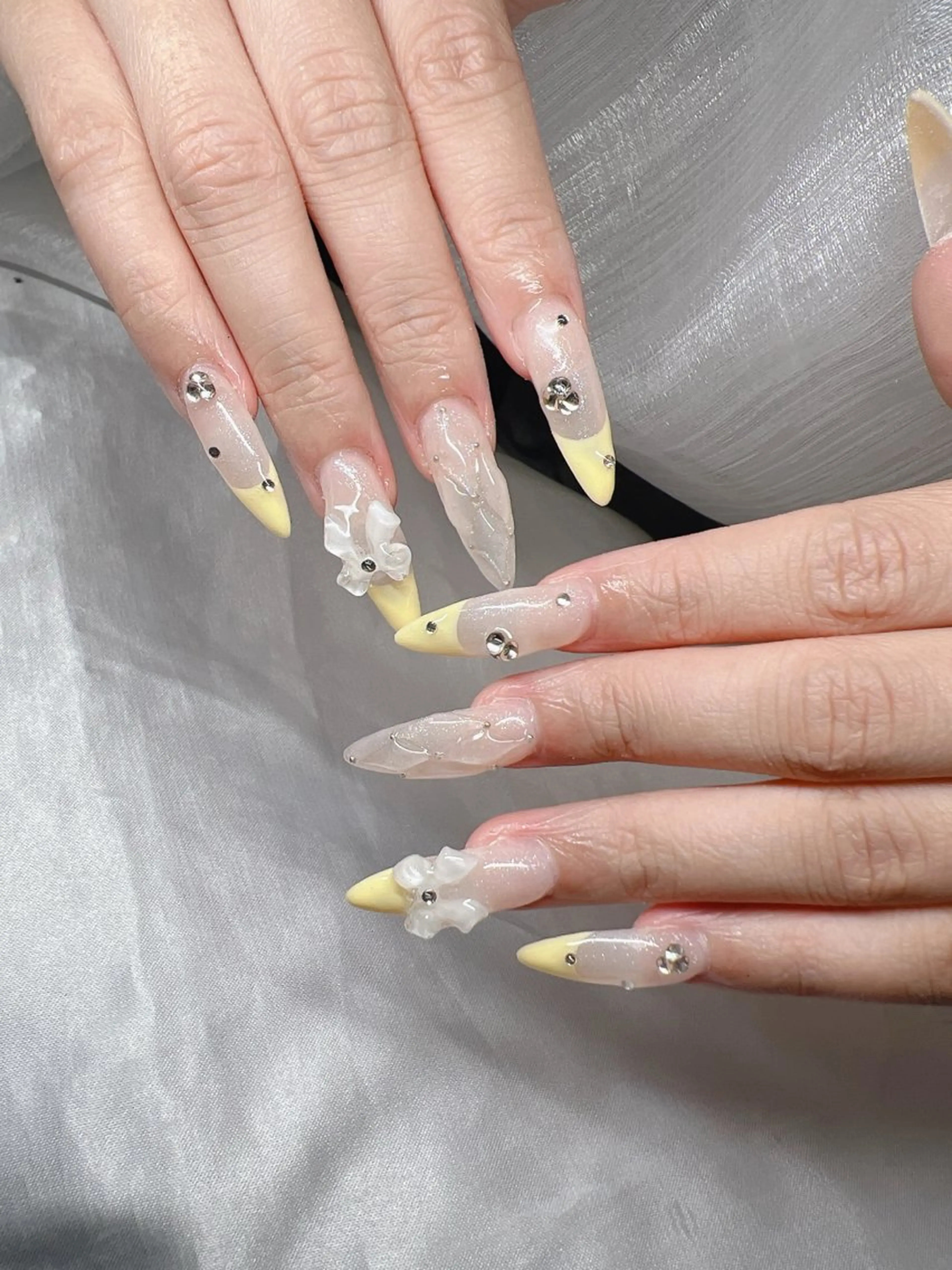 ネイル 長さ出し グラデーション 卒業式 キラキラネイル マグネットネイル ハンドネイル Lee Nailsのネイルデザイン