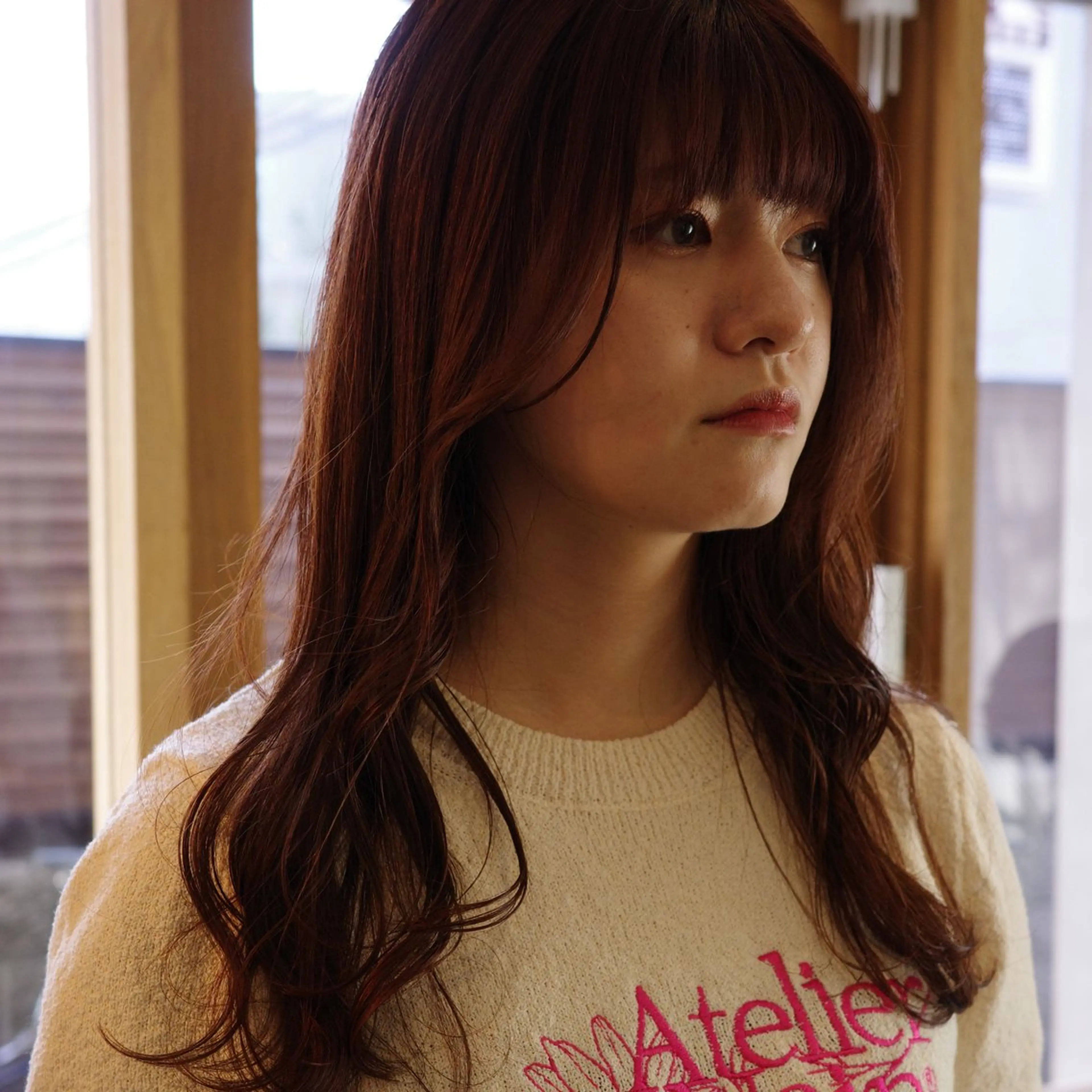 ロング カラー ブリーチ 透明感カラー ラベンダーカラー ラベンダーピンク ブリーチなしカラー カット ヘアカラー トリートメント ミディアムパーマ /癖毛パーマのヘアスタイル