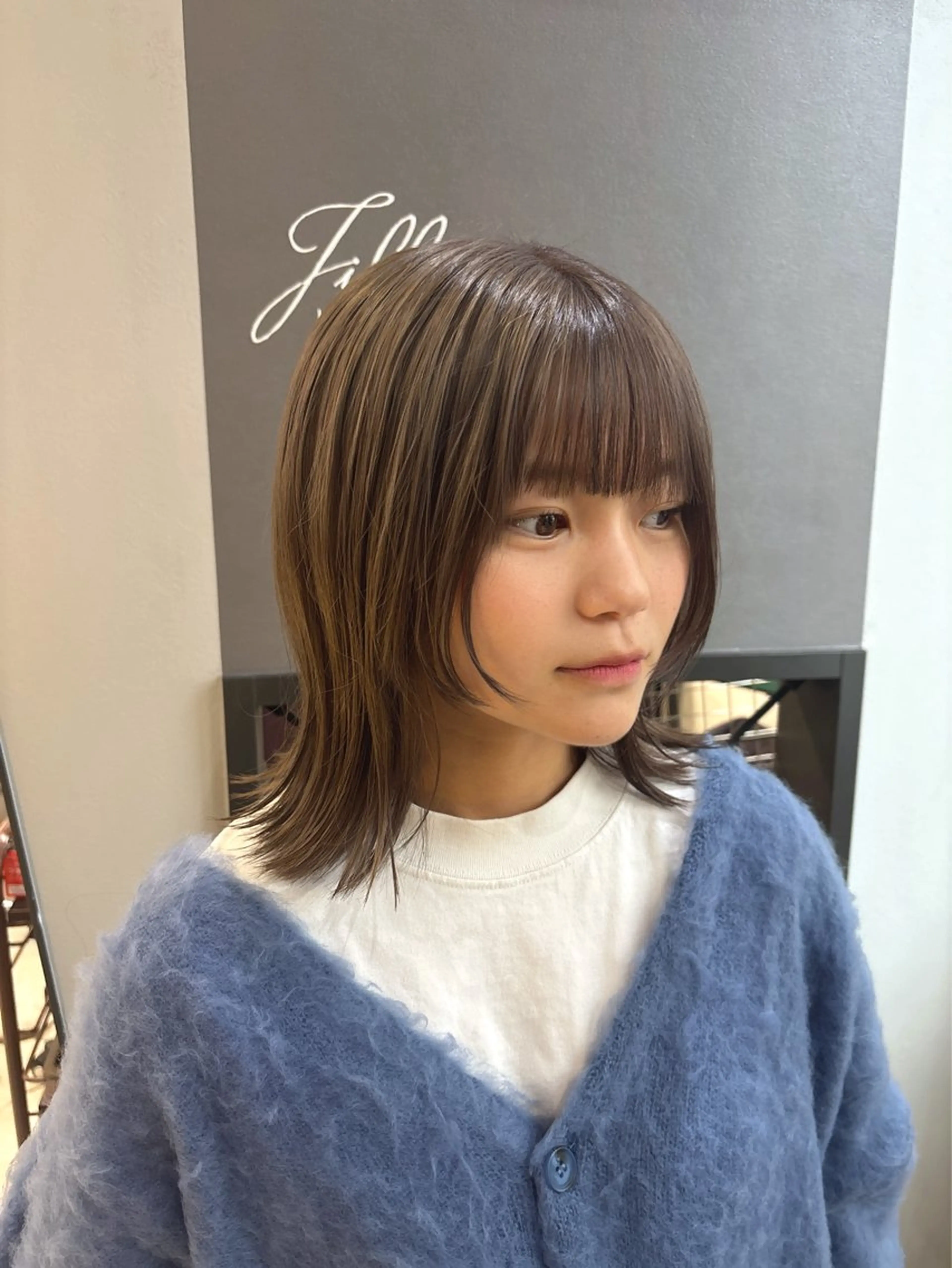 ミディアム 顔まわりレイヤー レイヤーカット カット ヘアカラー ブリーチなしWカラー ヘアセット菜希のヘアスタイル