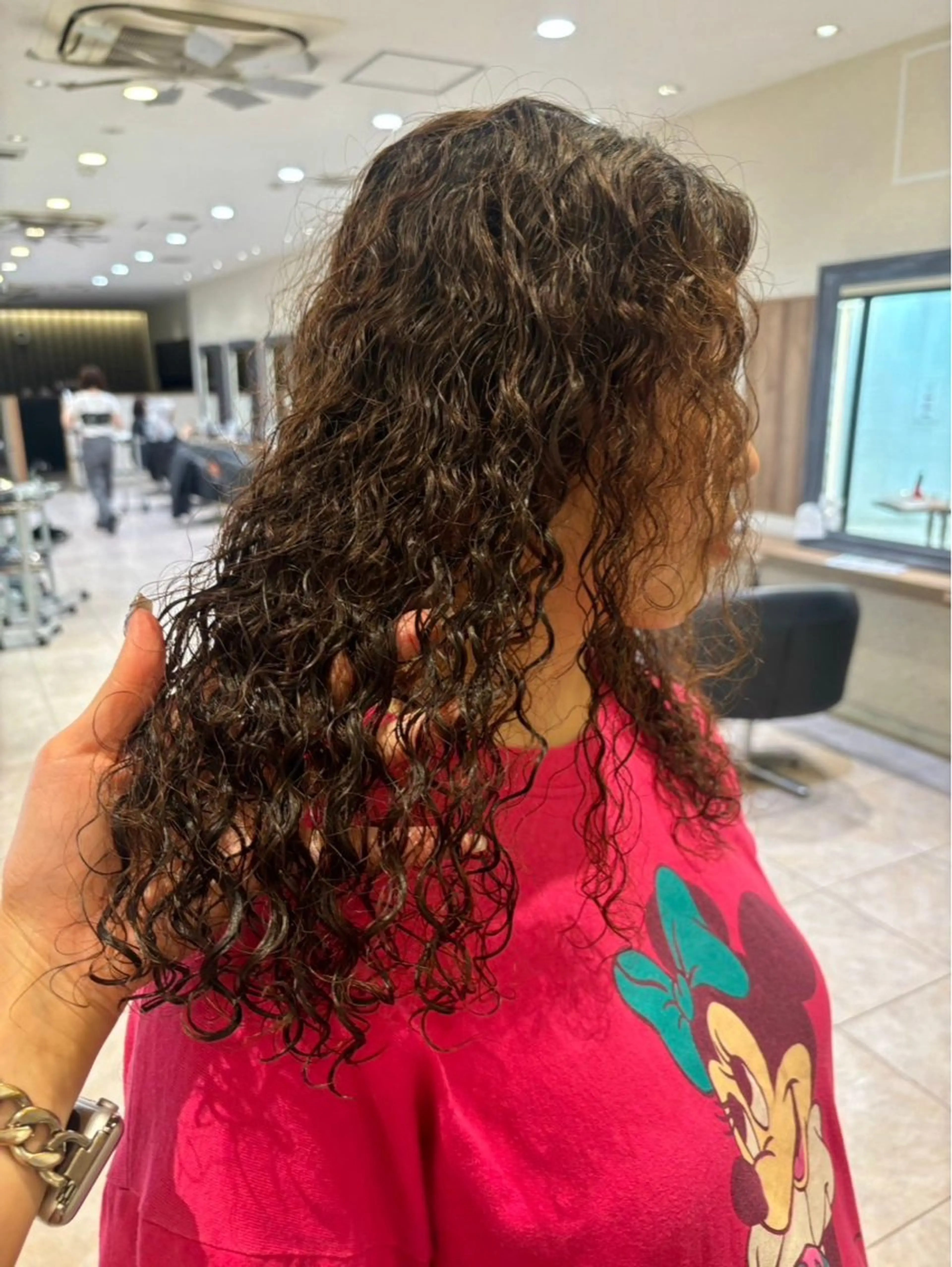 パーマ×レイヤー| カラー カホ🪩🤍のヘアスタイル